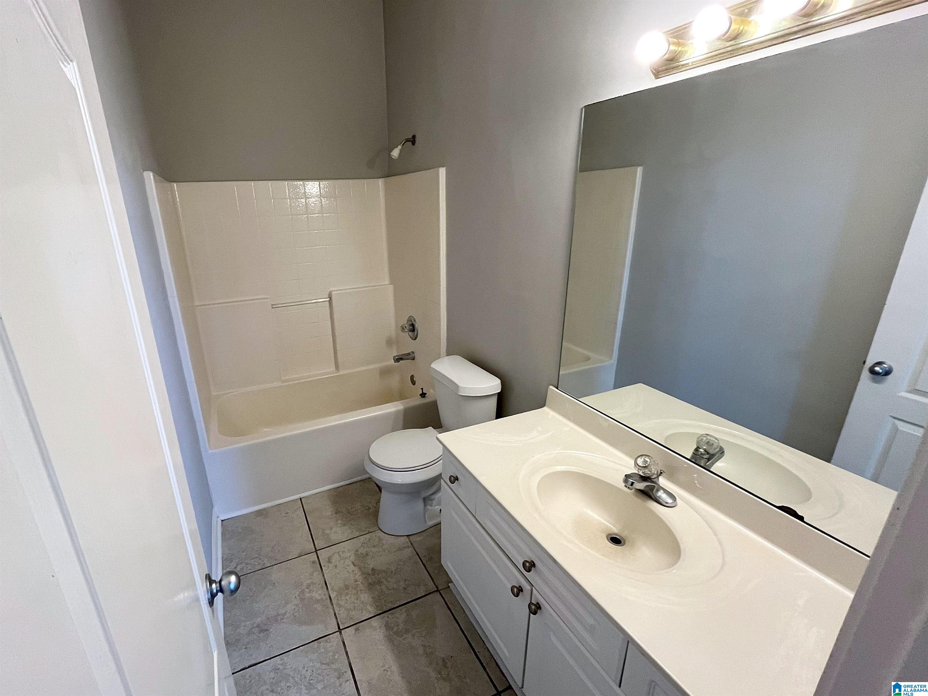 2095 VILLAGE LANE