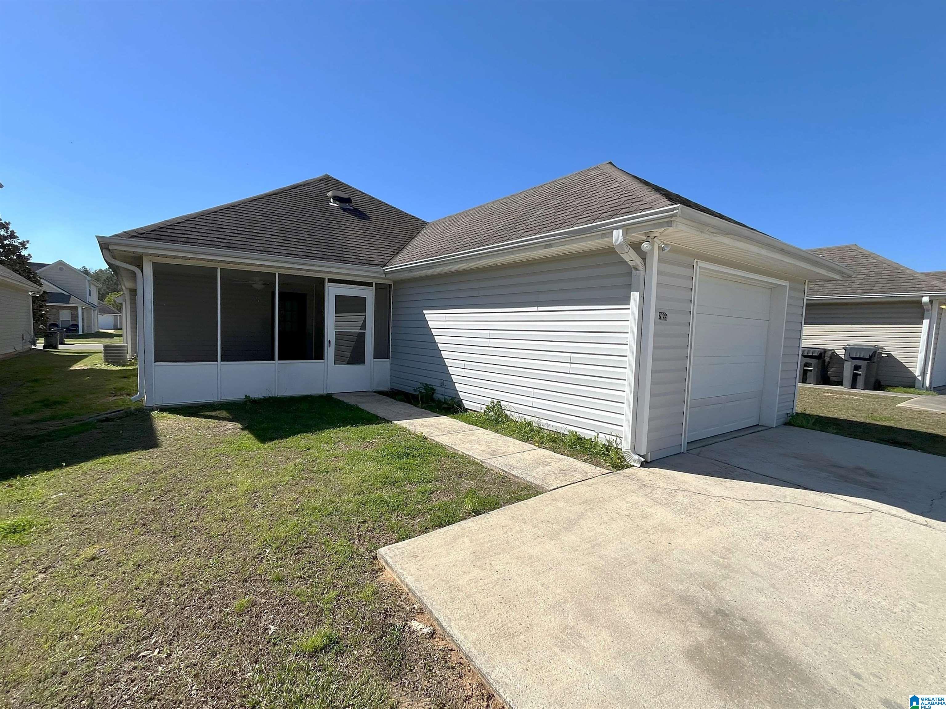 2095 VILLAGE LANE