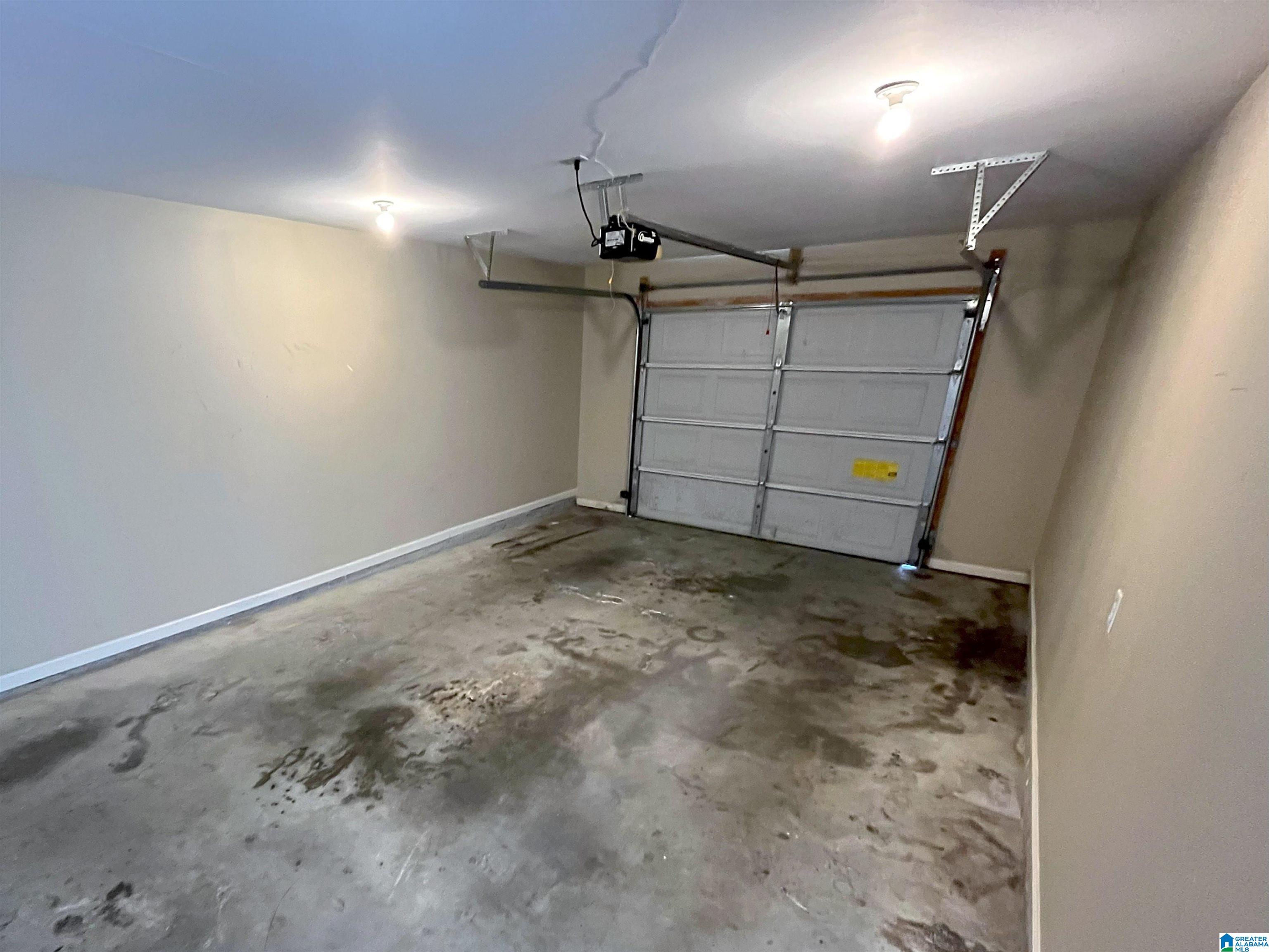 2095 VILLAGE LANE