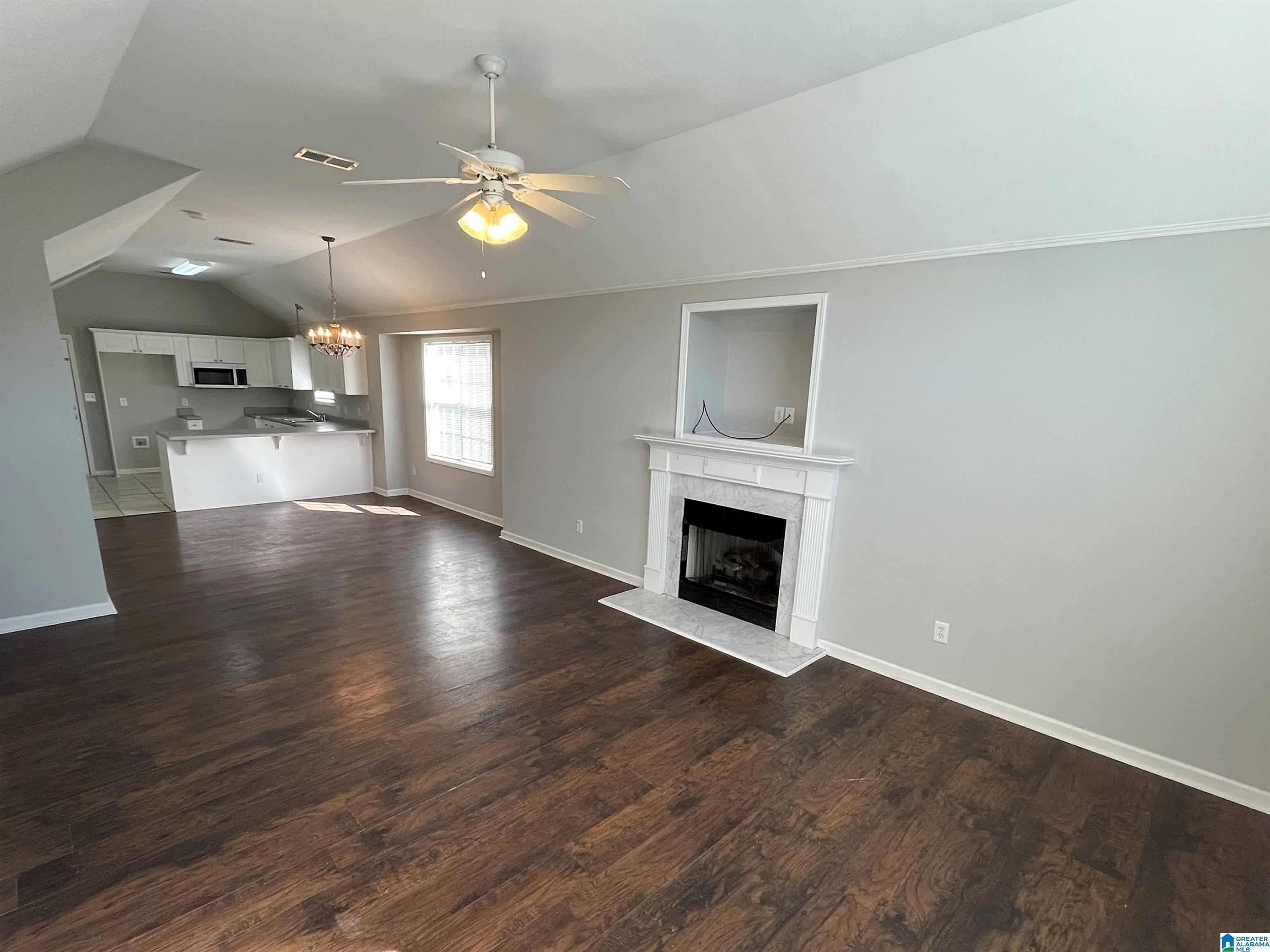 2095 VILLAGE LANE