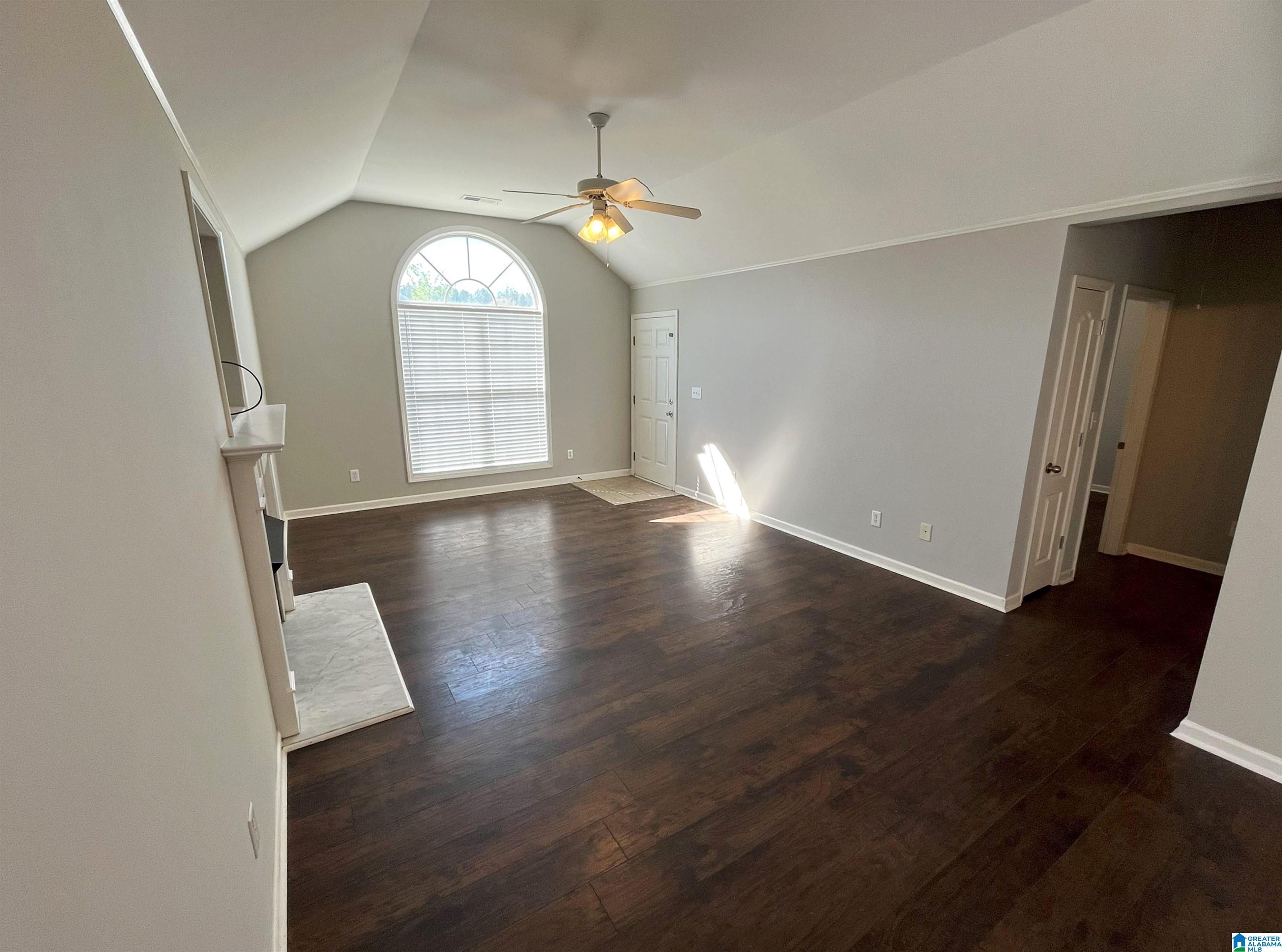 2095 VILLAGE LANE