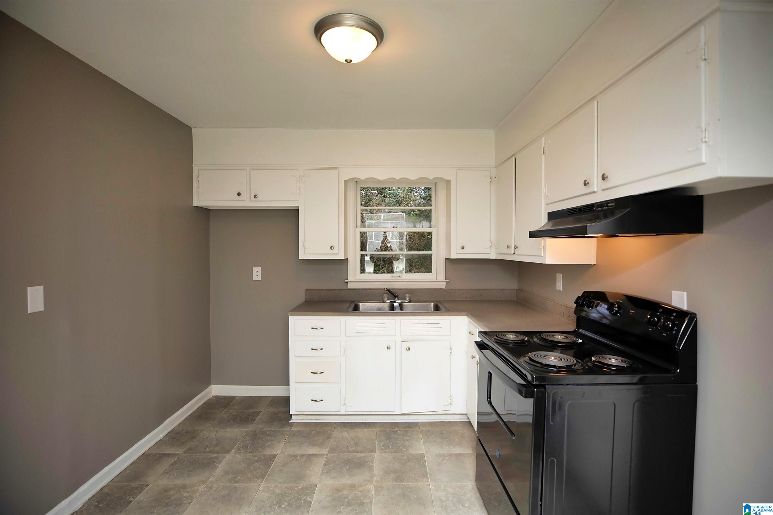 2215 1ST PLACE NW