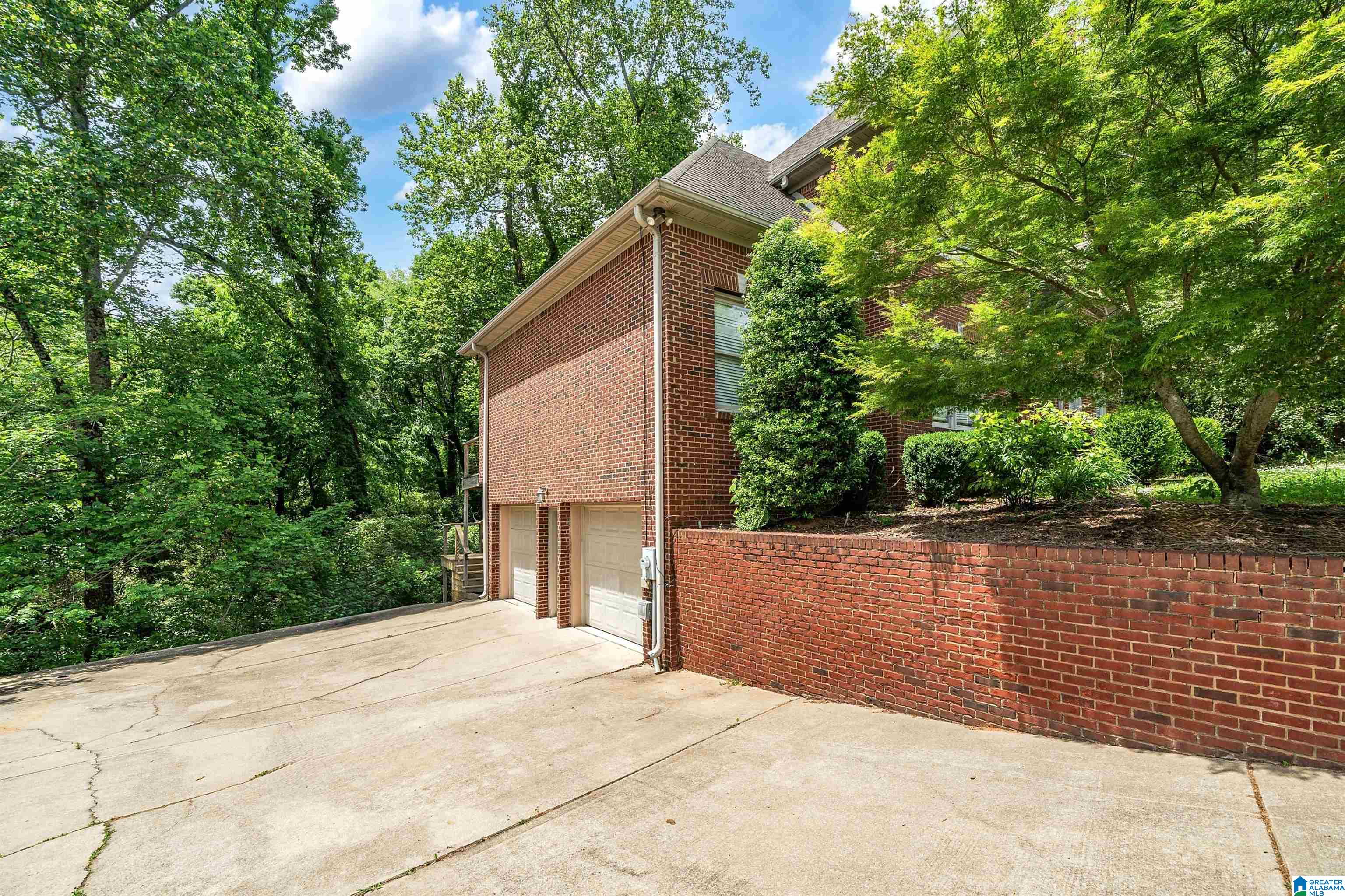 311 WORTHINGTON DRIVE