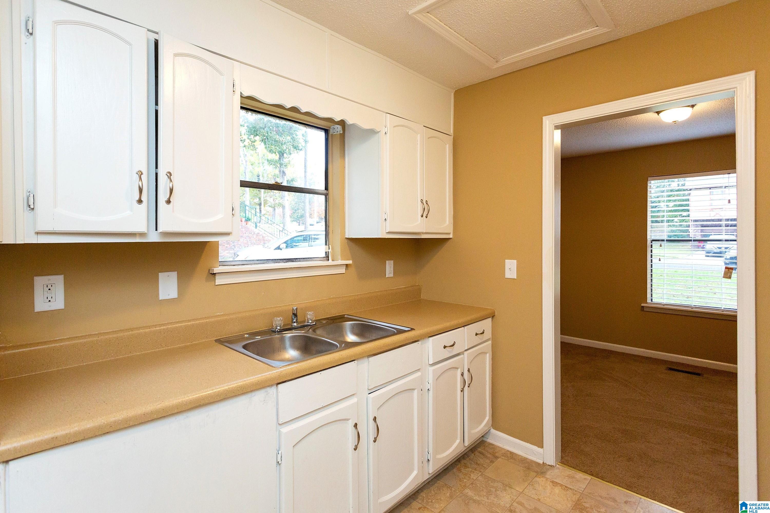 3057 APPLE VALLEY LANE