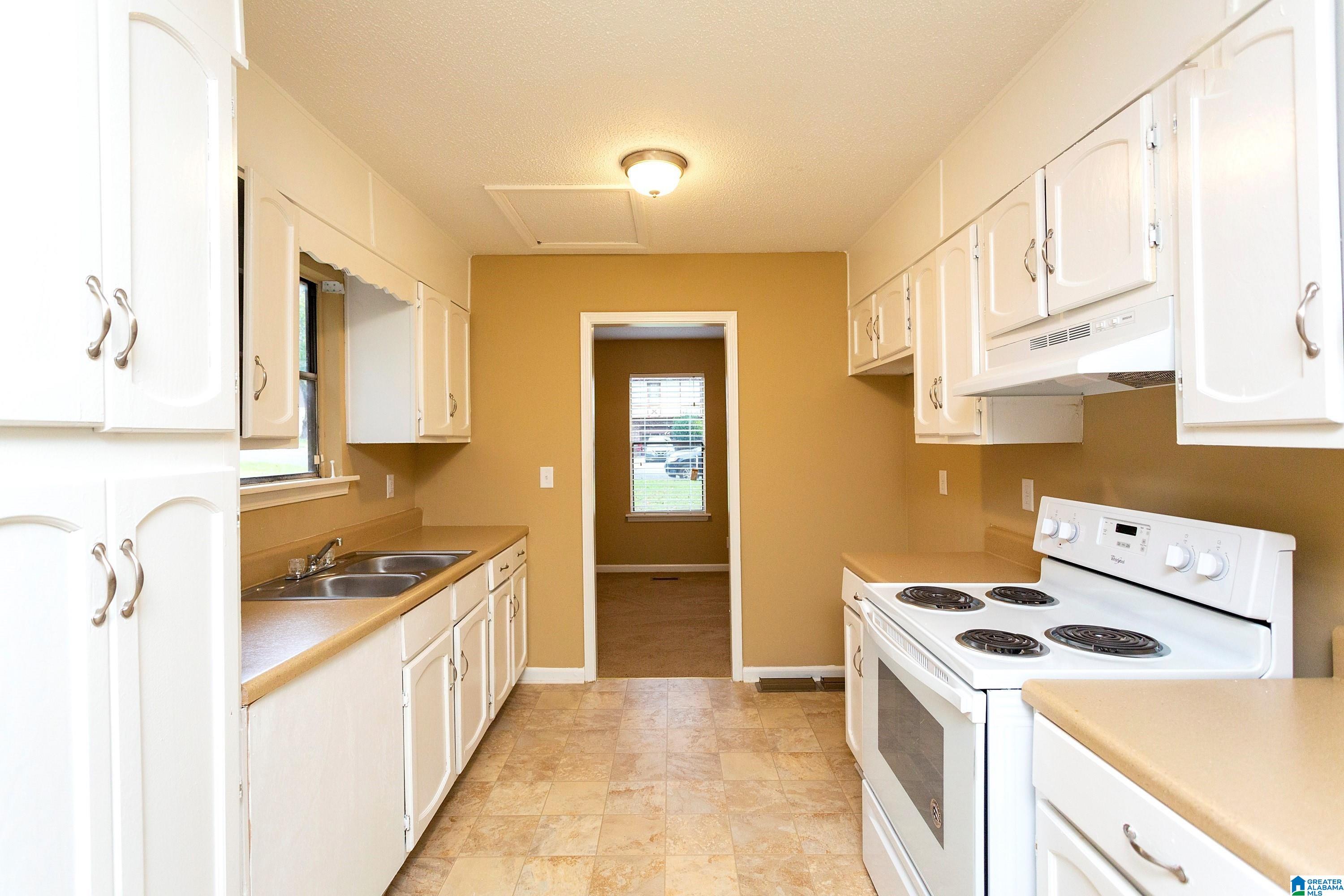 3057 APPLE VALLEY LANE