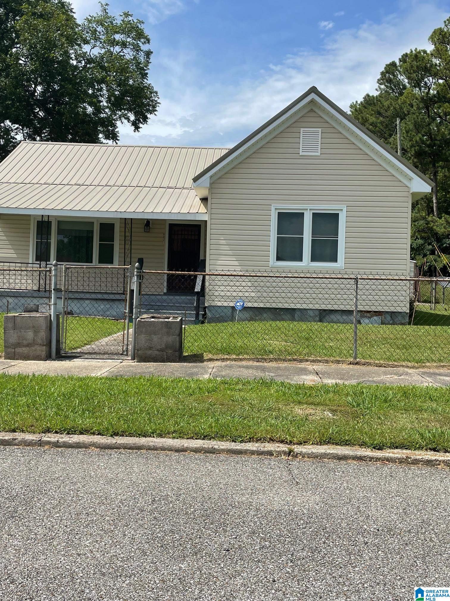 Homes for sale in Anniston, AL | 511 W 13th Street, Anniston, AL 36201 | MLS# 21391889