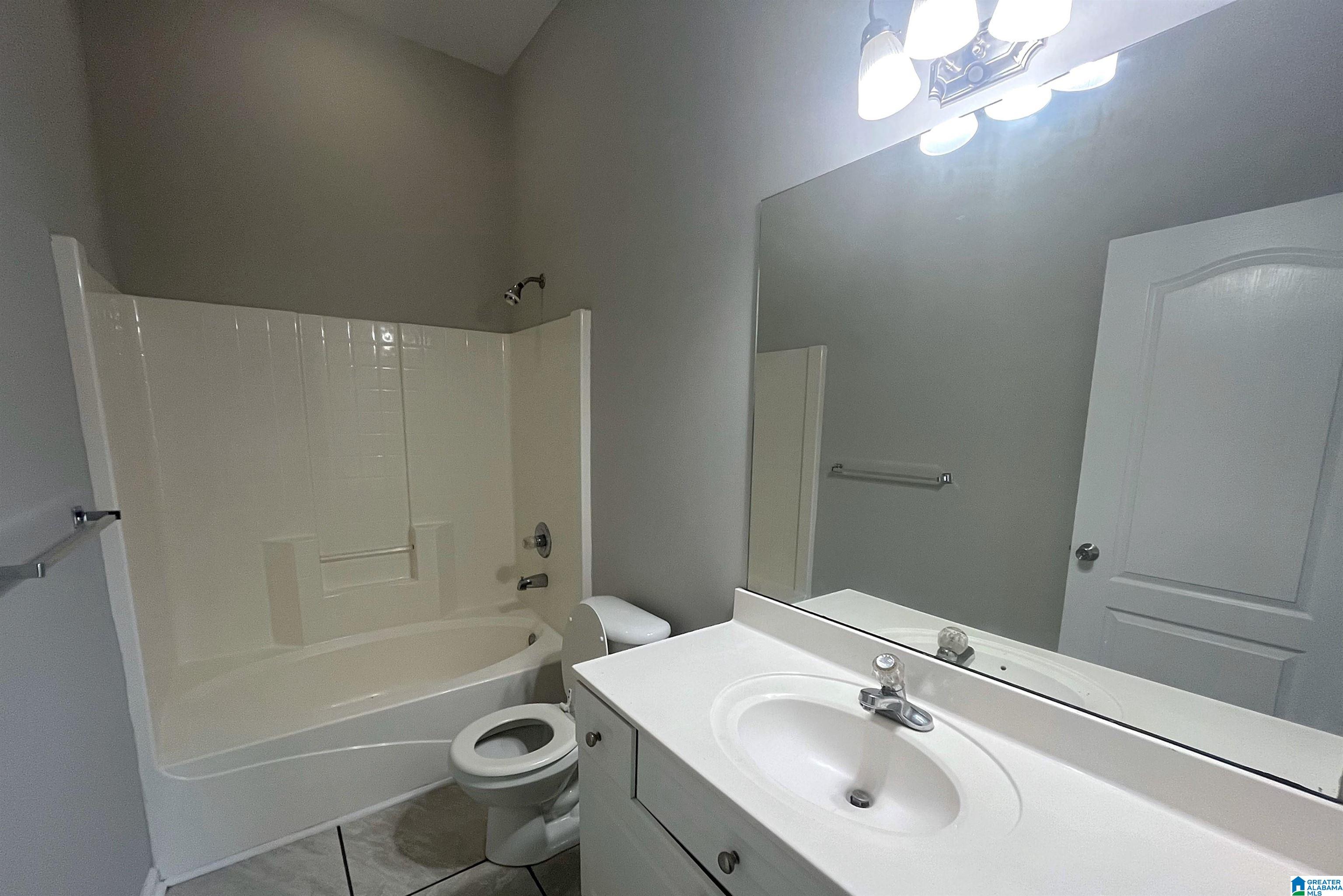 1113 VILLAGE TRAIL