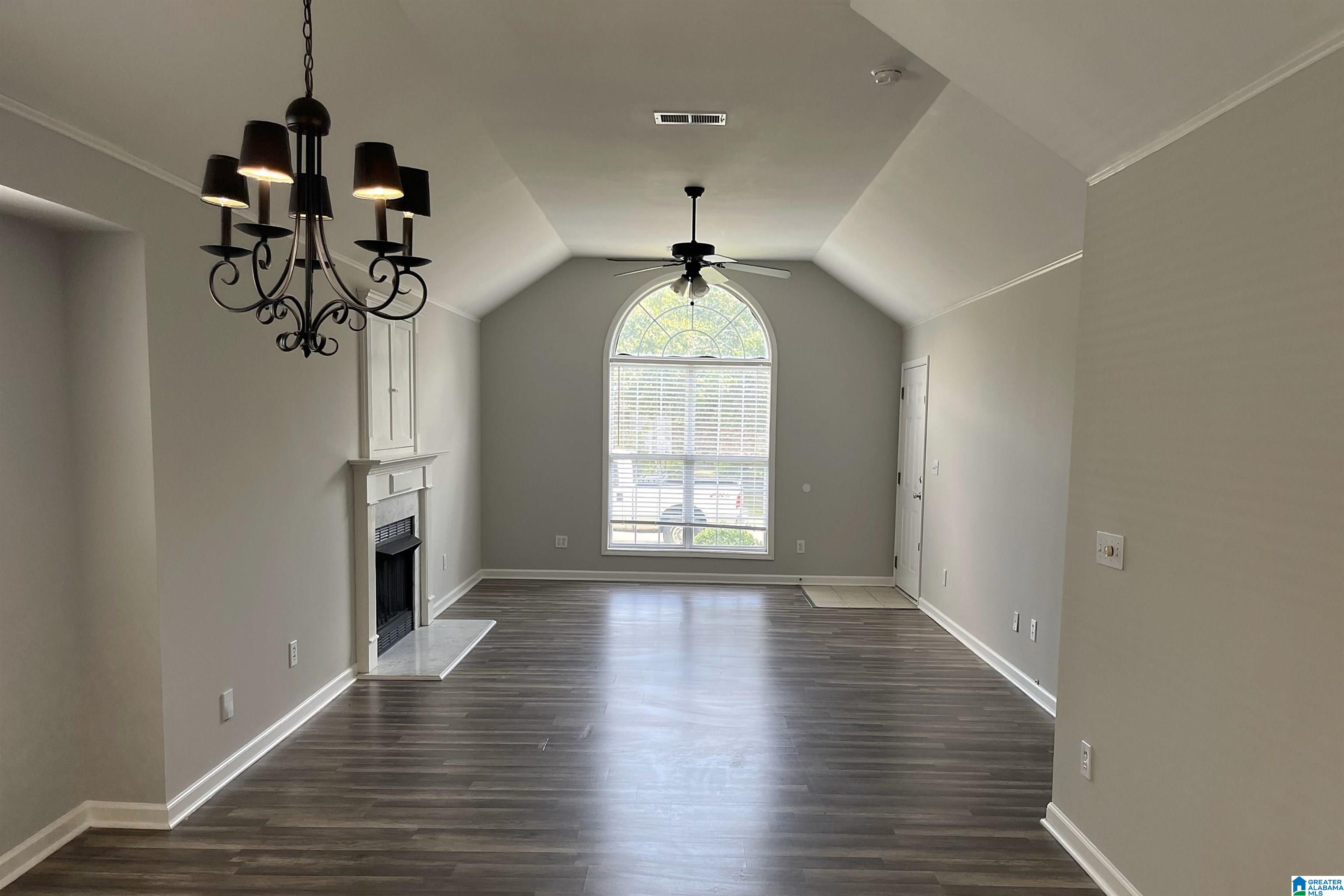 1113 VILLAGE TRAIL