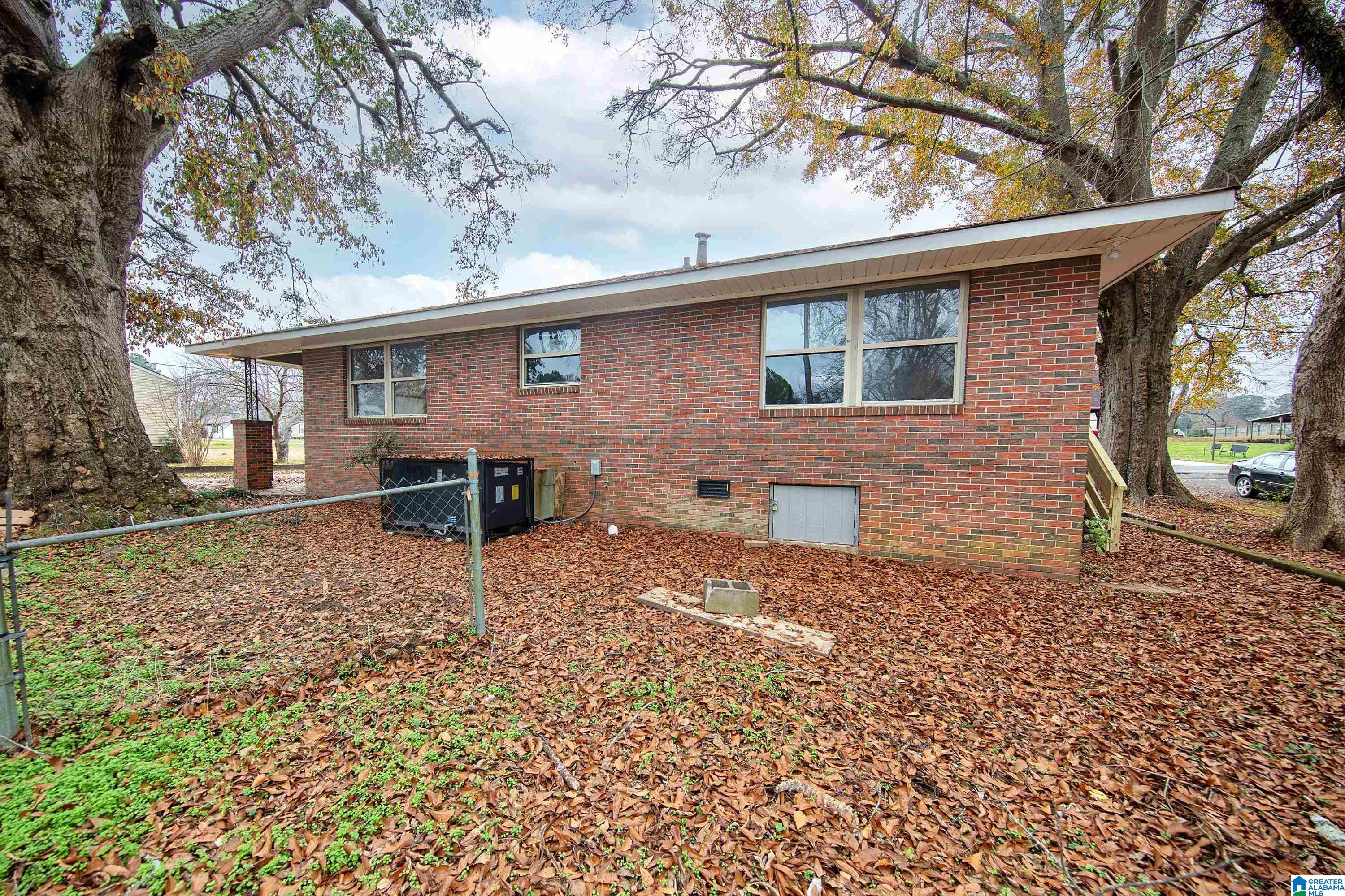 6051 WILLOW CIRCLE