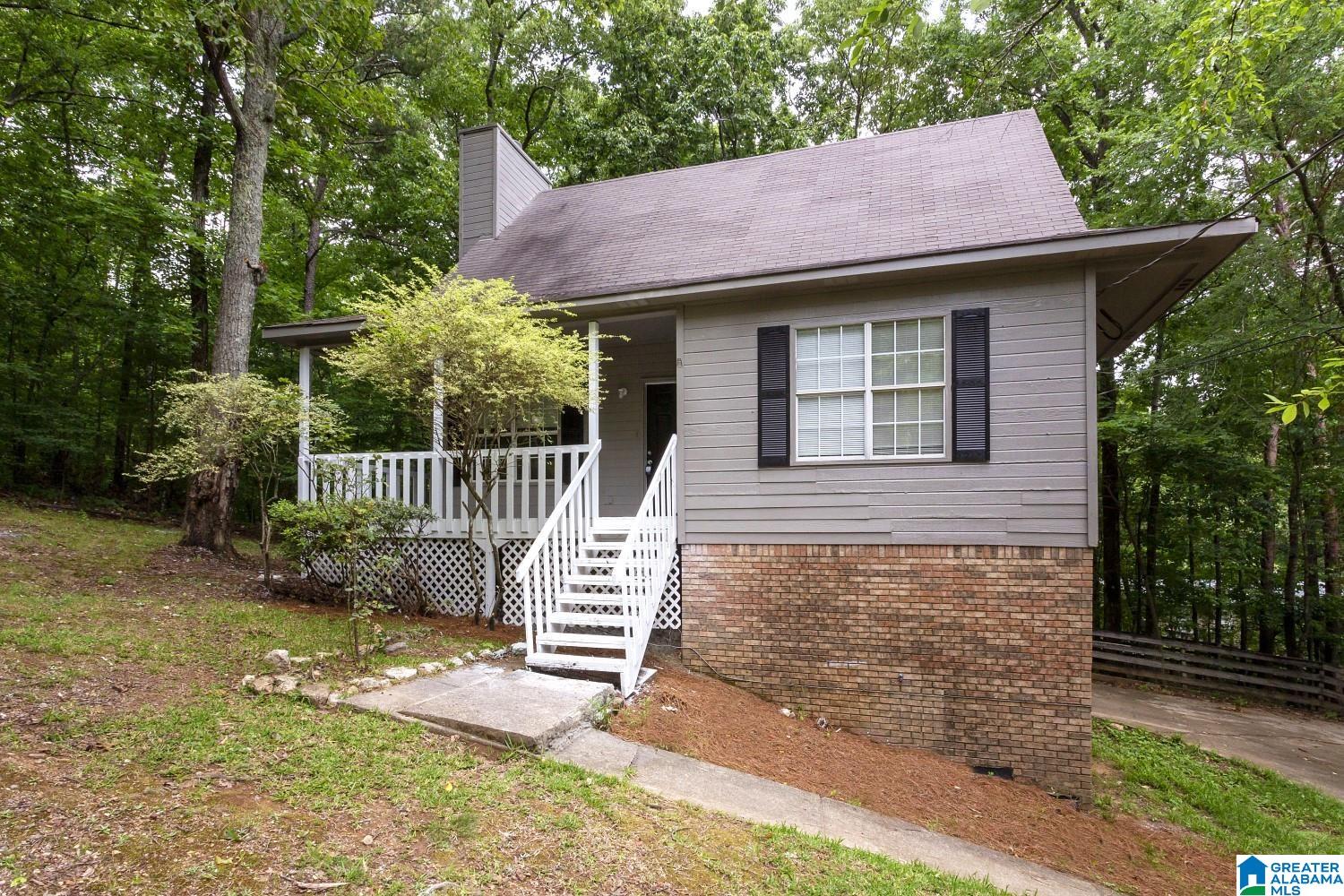 1032 AMBERWOOD LANE