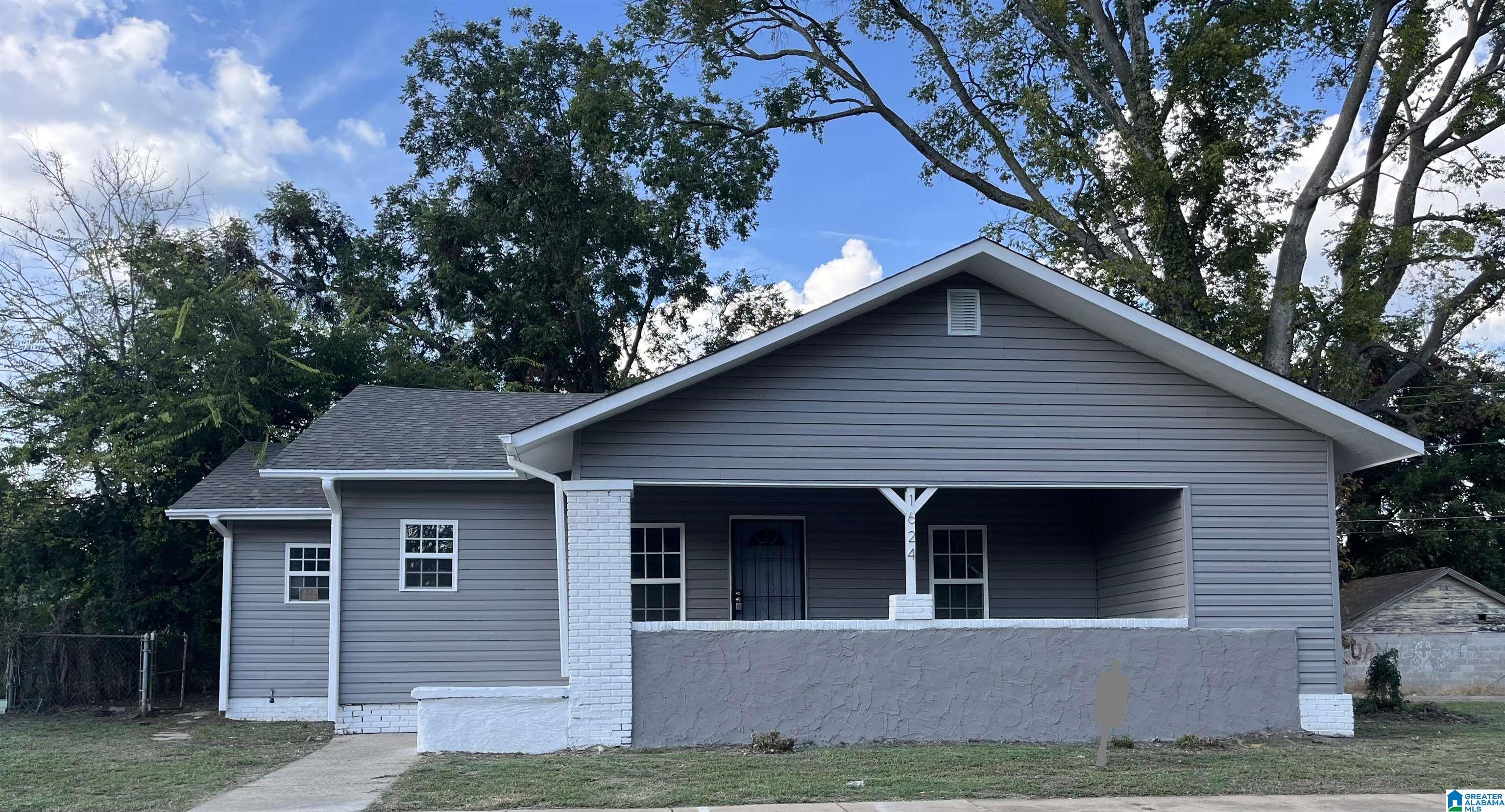 Homes for sale in Birmingham, AL | 1624 52nd Street, Birmingham, AL 35208 | MLS# 21394296