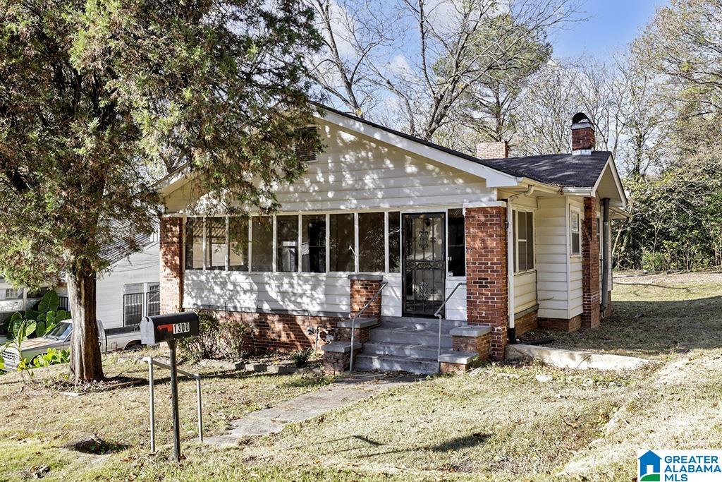 Homes for sale in Midfield, AL | 1300 9Th Avenue, Midfield, AL 35228 | MLS# 21396545