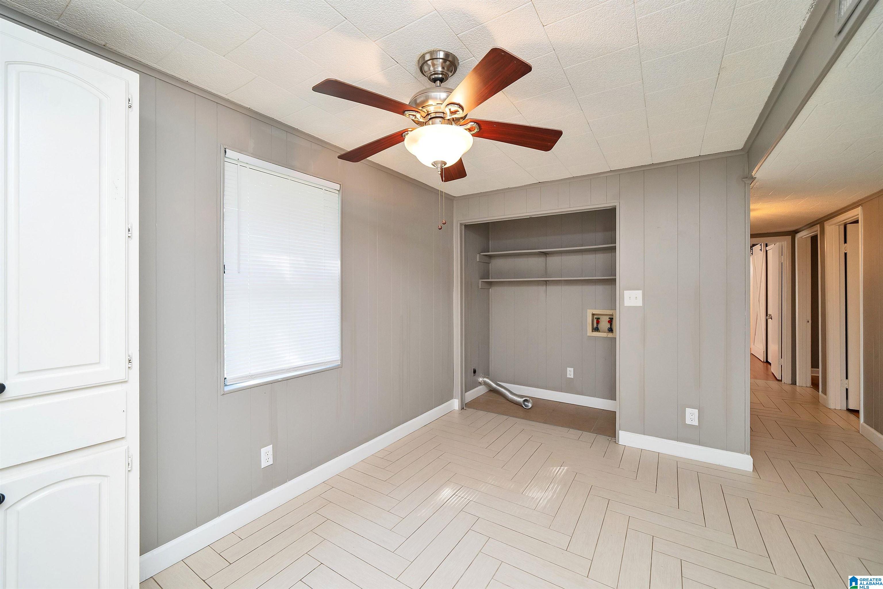 1541 RAINBOW LANE