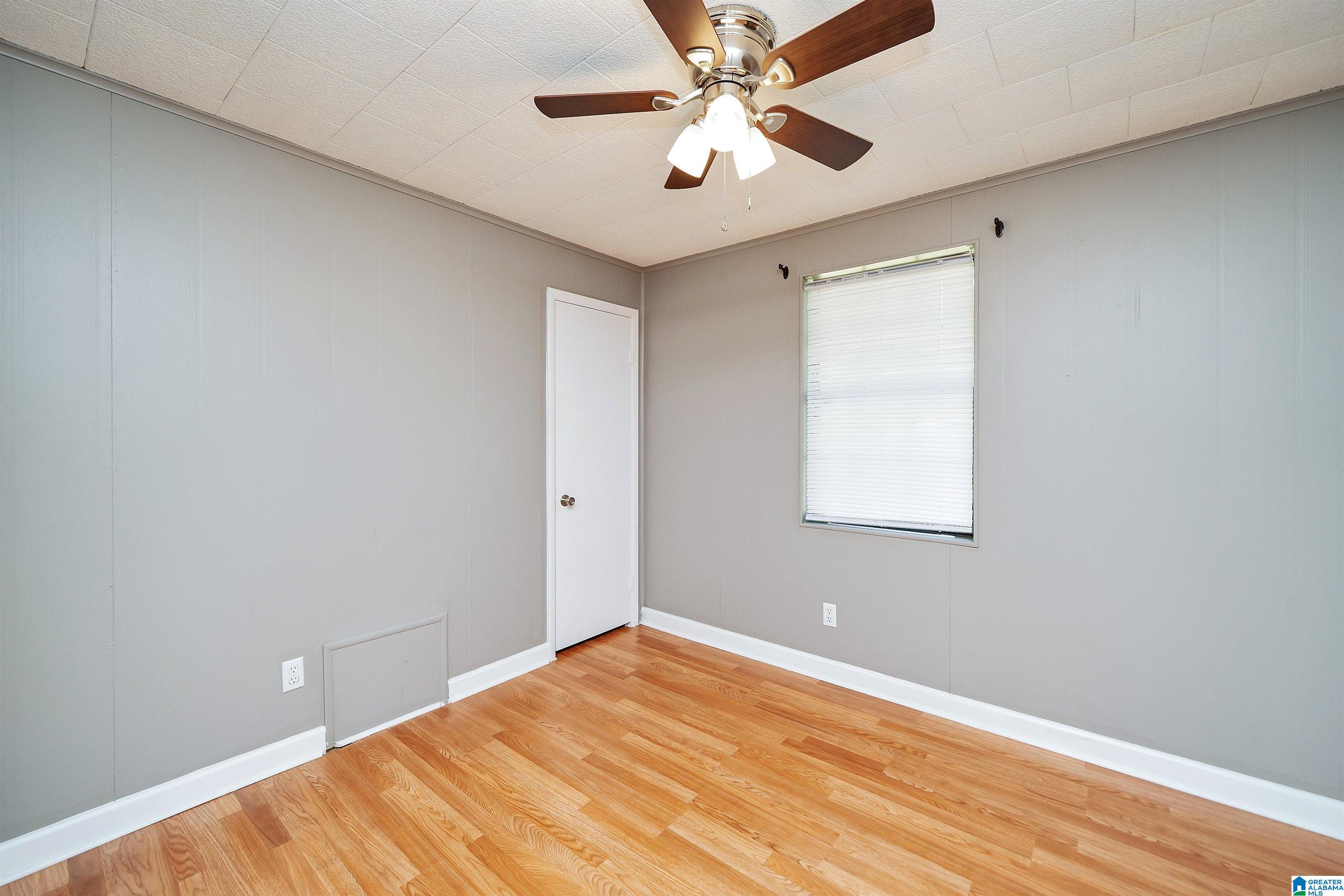 1541 RAINBOW LANE