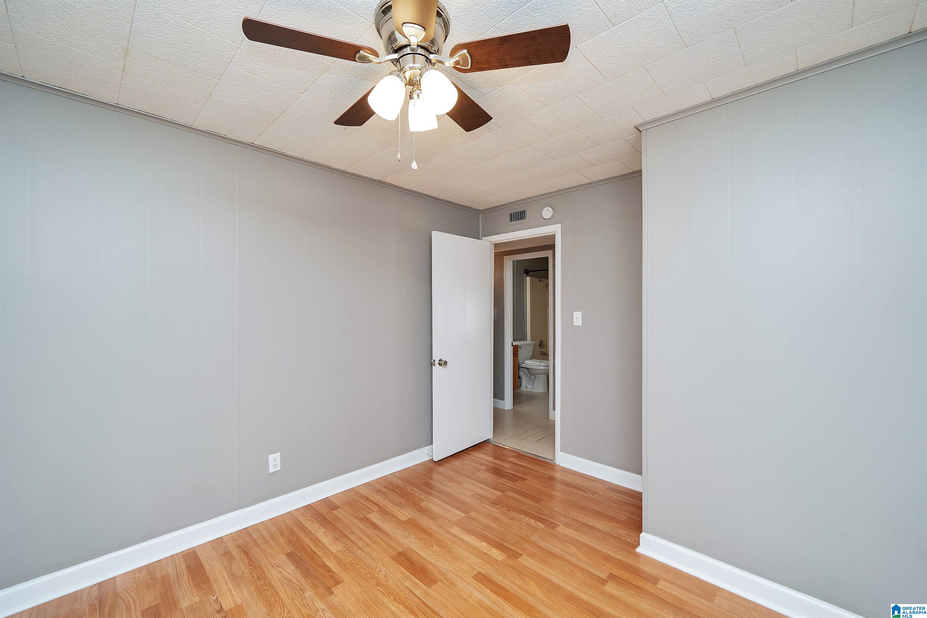 1541 RAINBOW LANE