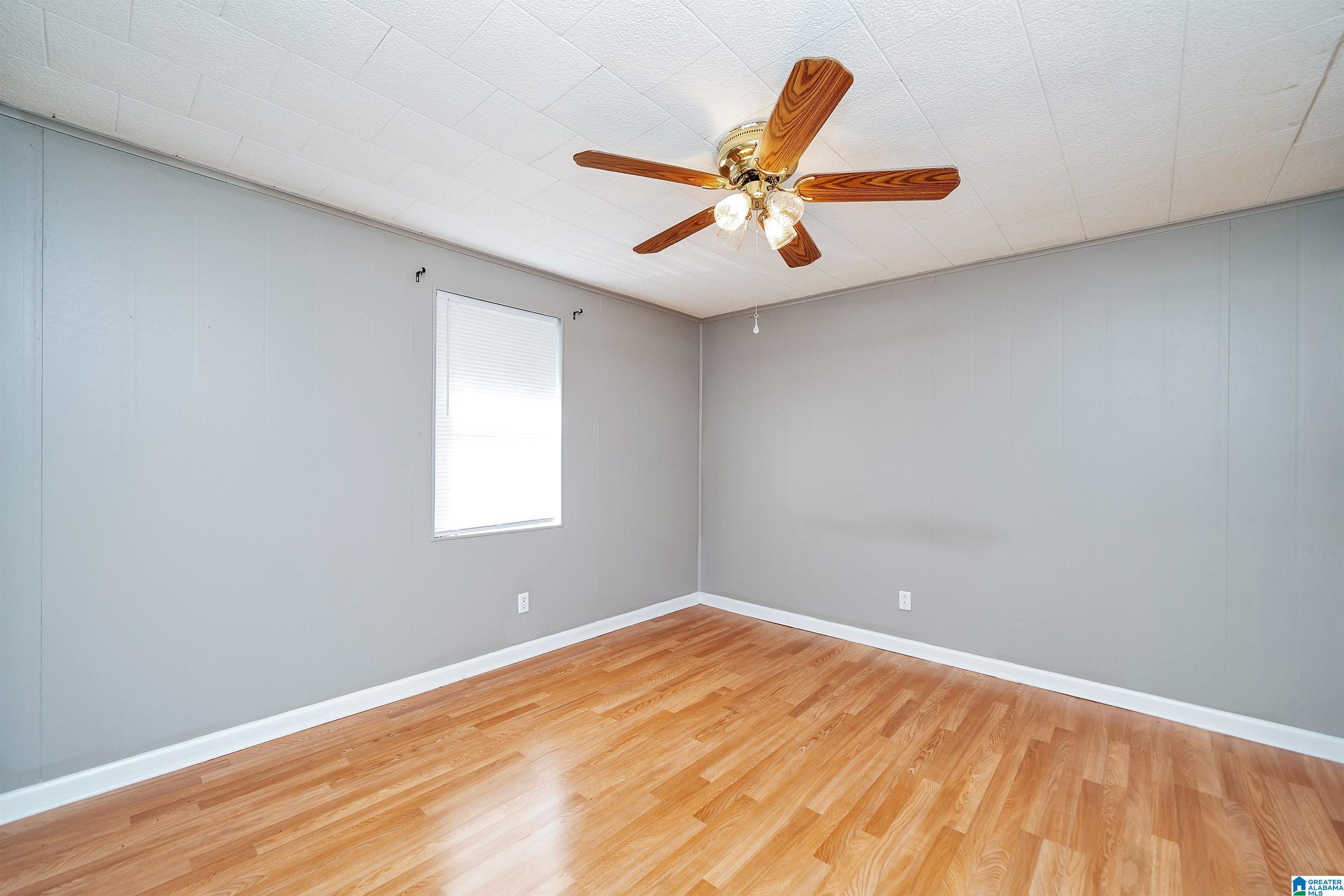1541 RAINBOW LANE