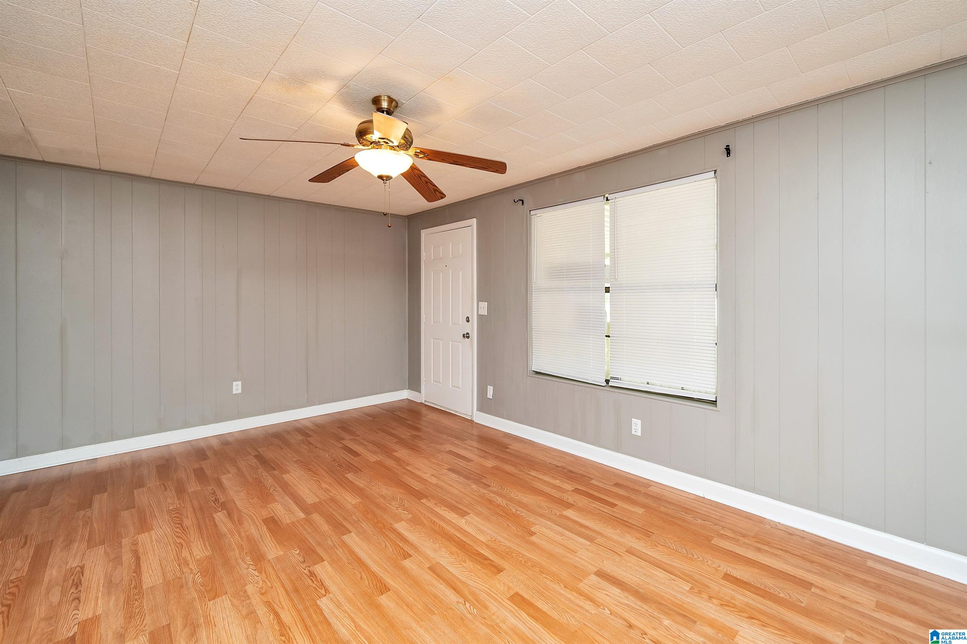 1541 RAINBOW LANE