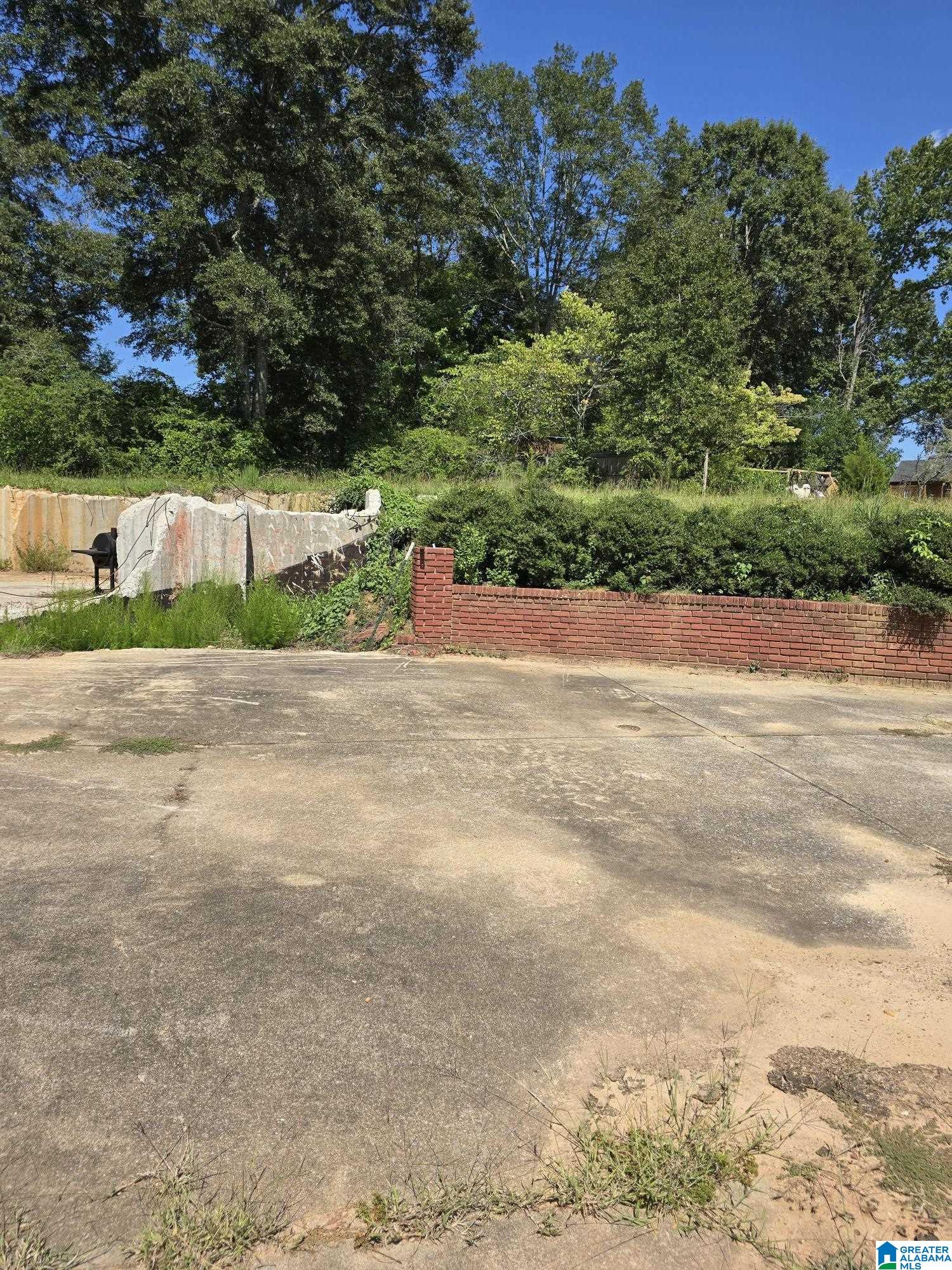 Homes for sale in Clanton, AL | 110 Round Forest Dr, Clanton, AL 35045 | MLS# 21398212