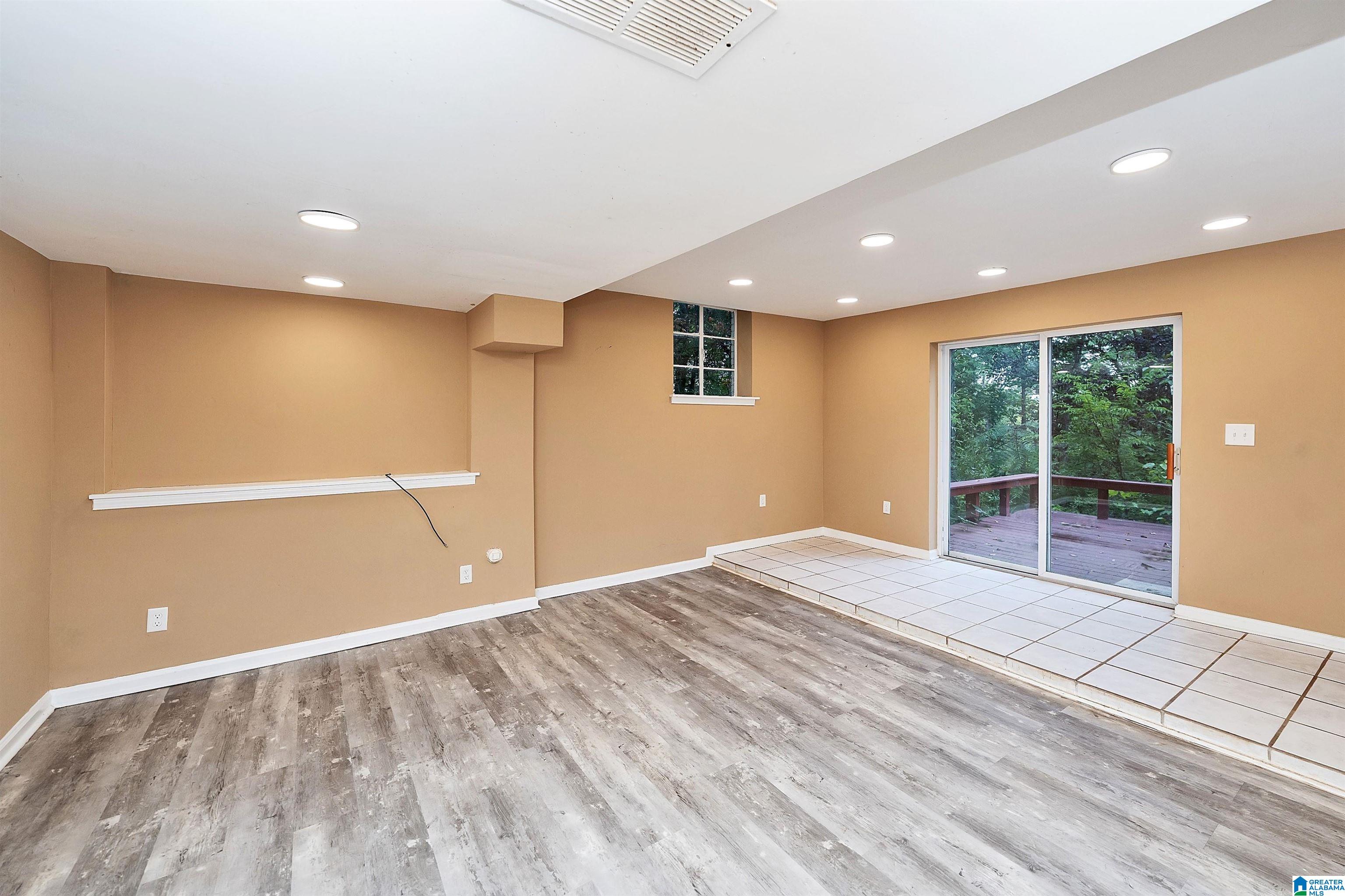 543 Rutherford Circle