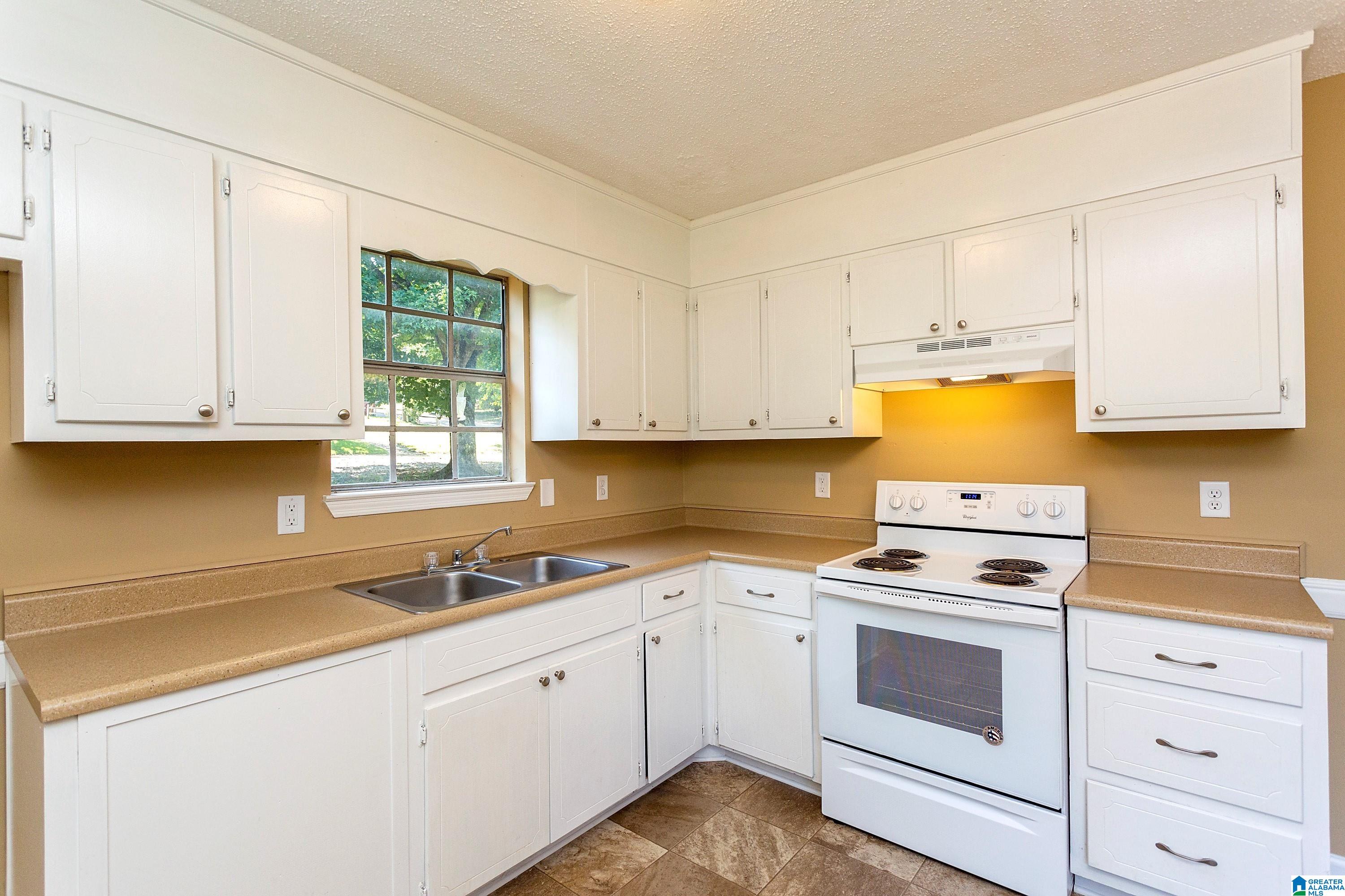 8328 COUNTRY CIRCLE