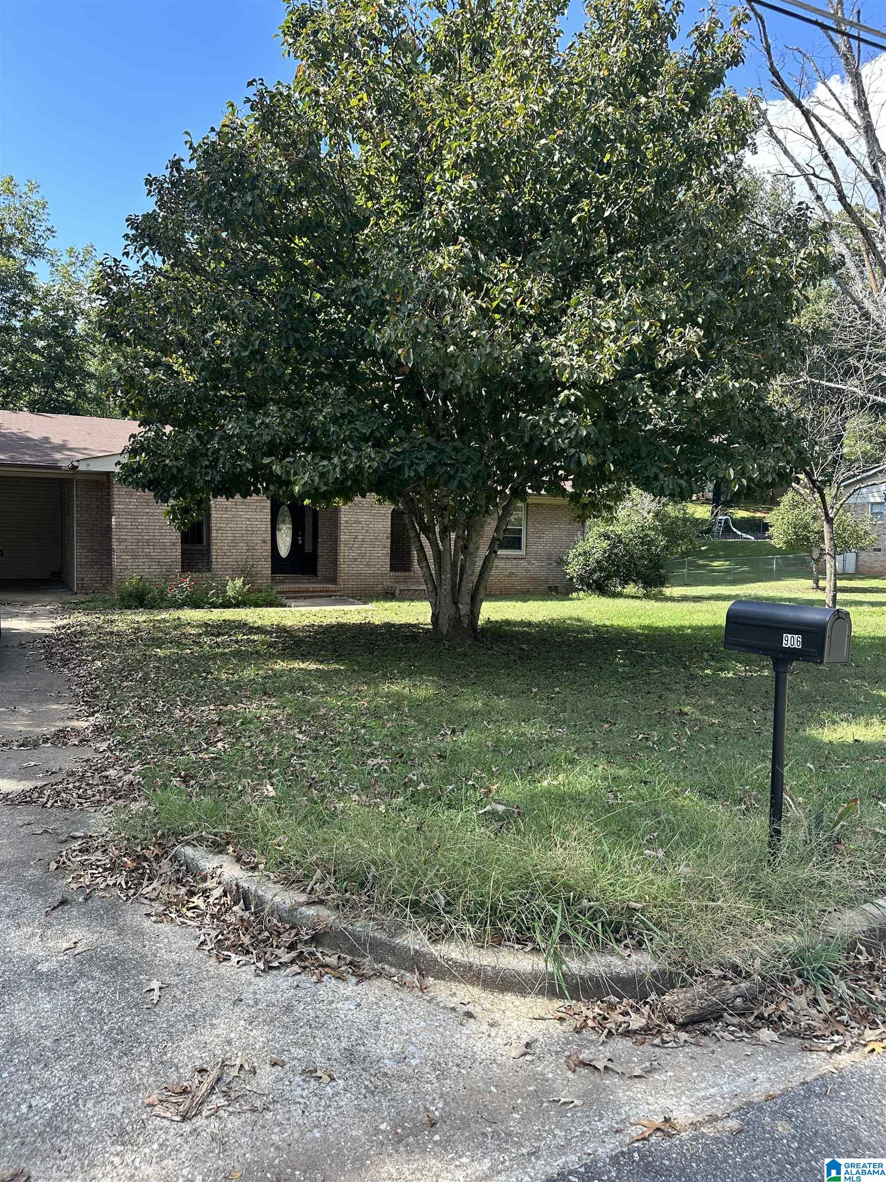 906 Pinecliff Drive