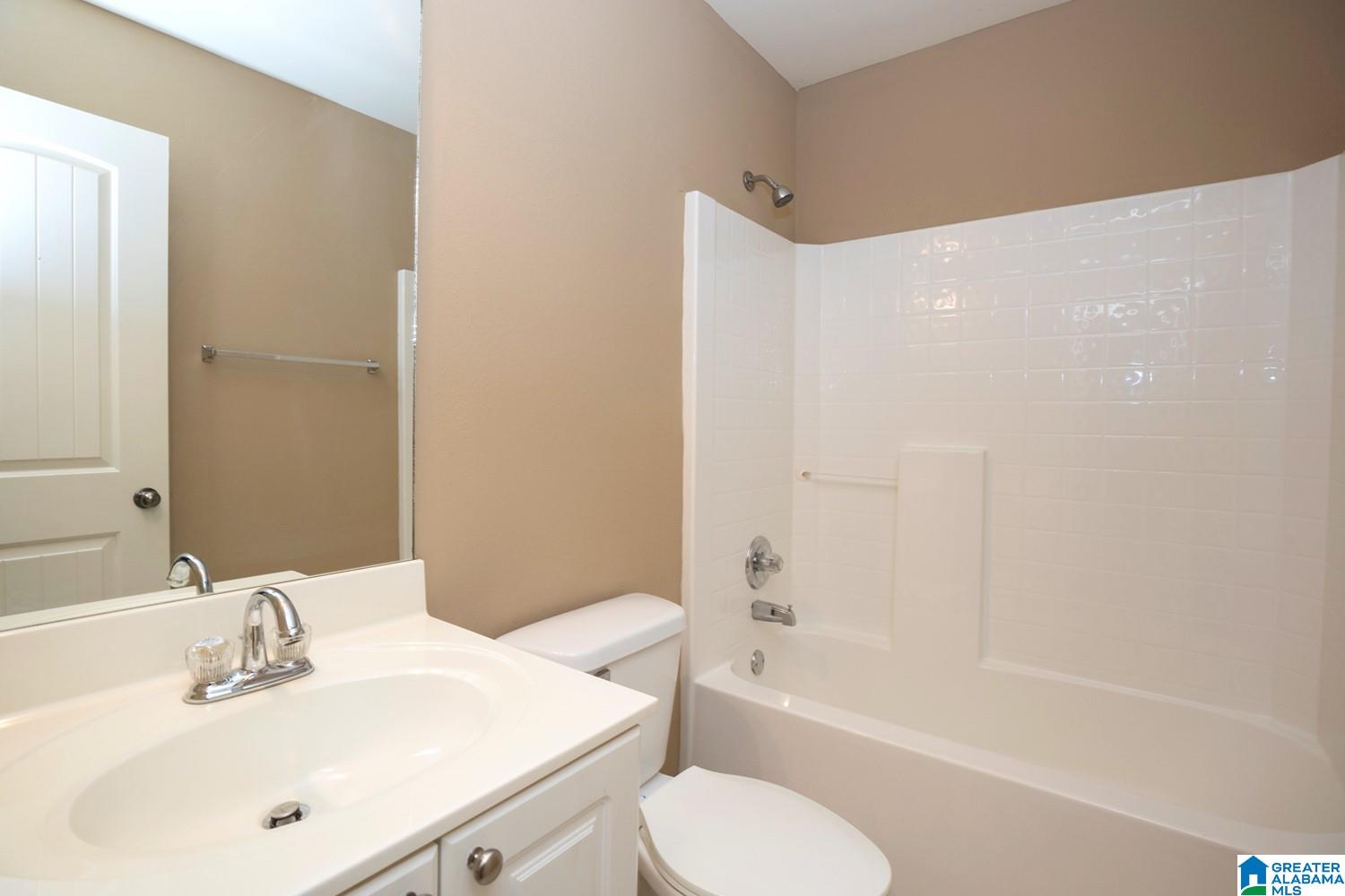 3157 PINECREEK LOOP