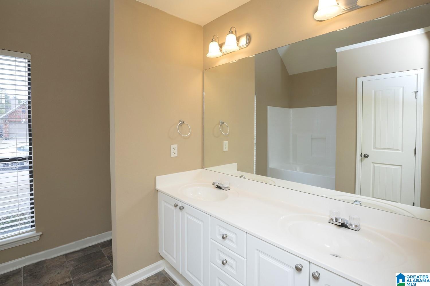 3157 PINECREEK LOOP