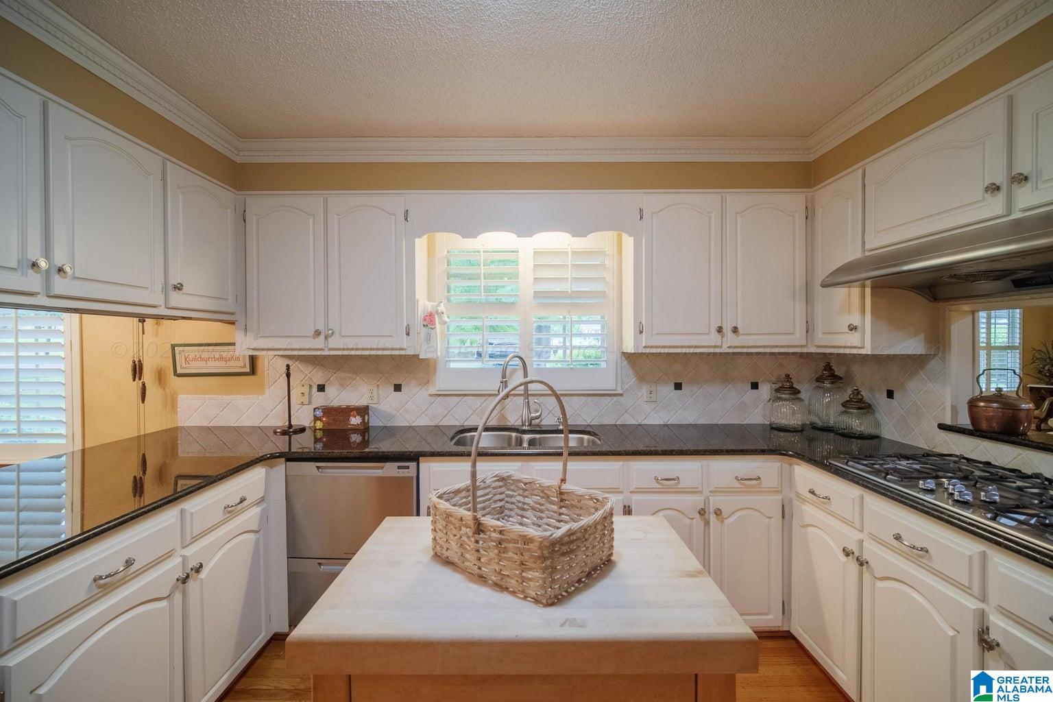 Homes for sale in Jasper, AL | 508 Glenview Dr, Jasper, AL 35501 | MLS# 21402735