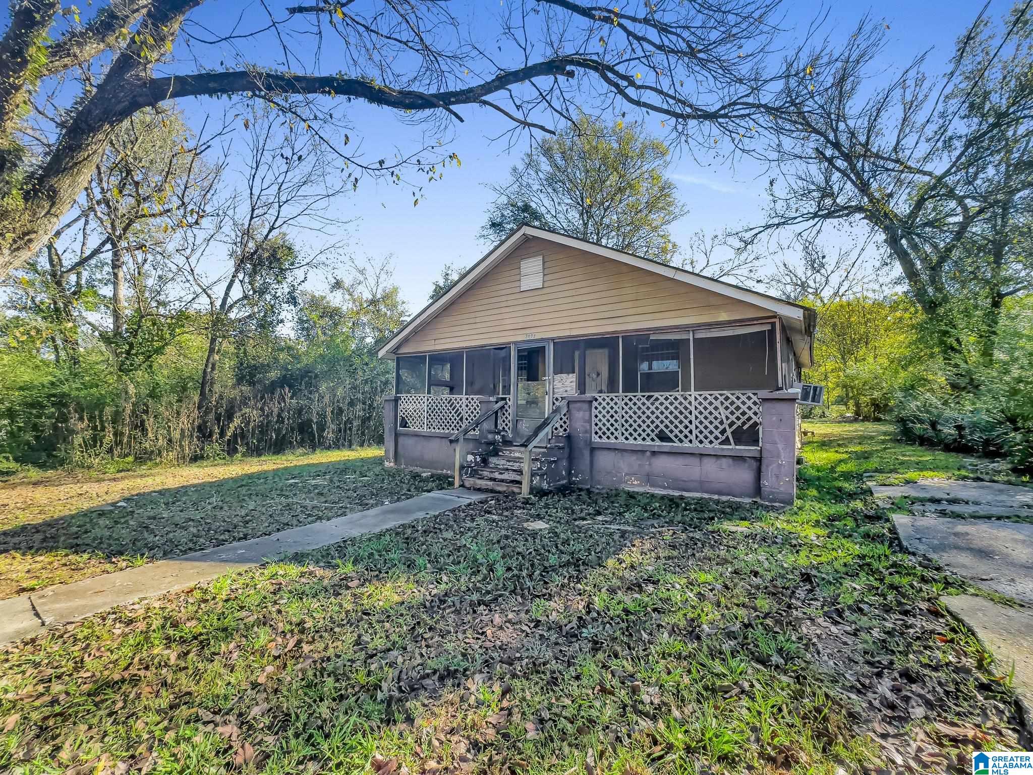 Homes for sale in Lipscomb, AL | 2009 Dawson Avenue, Lipscomb, AL 35020 | MLS# 21404292