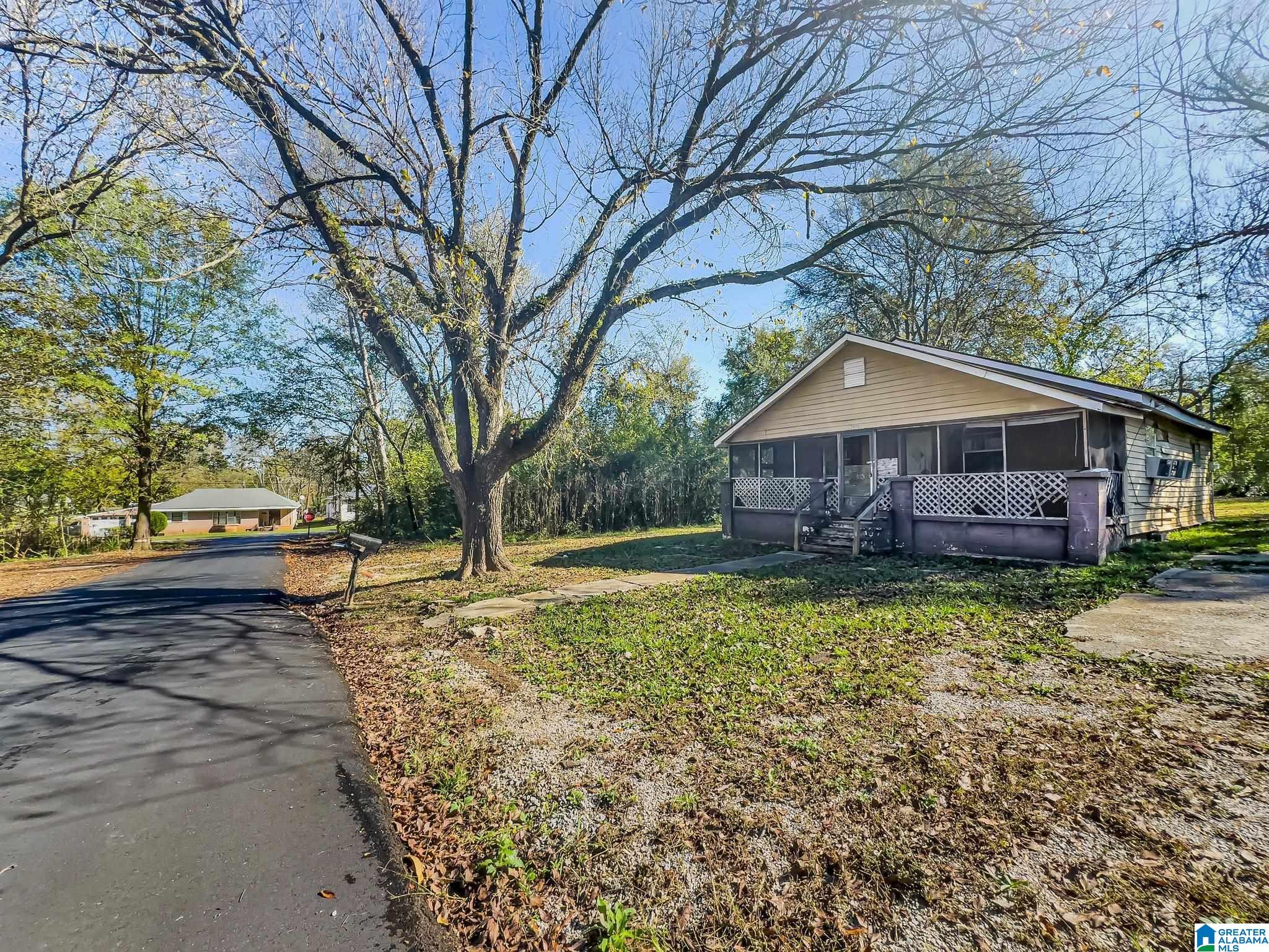 Homes for sale in Lipscomb, AL | 2009 Dawson Avenue, Lipscomb, AL 35020 | MLS# 21404292