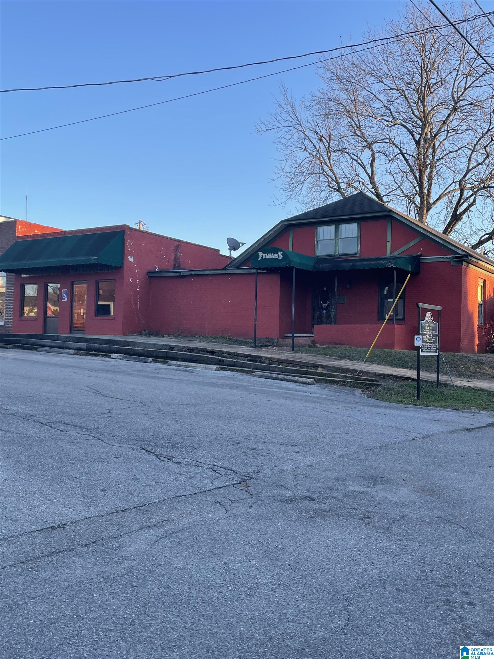 116 LADIGA STREET SW