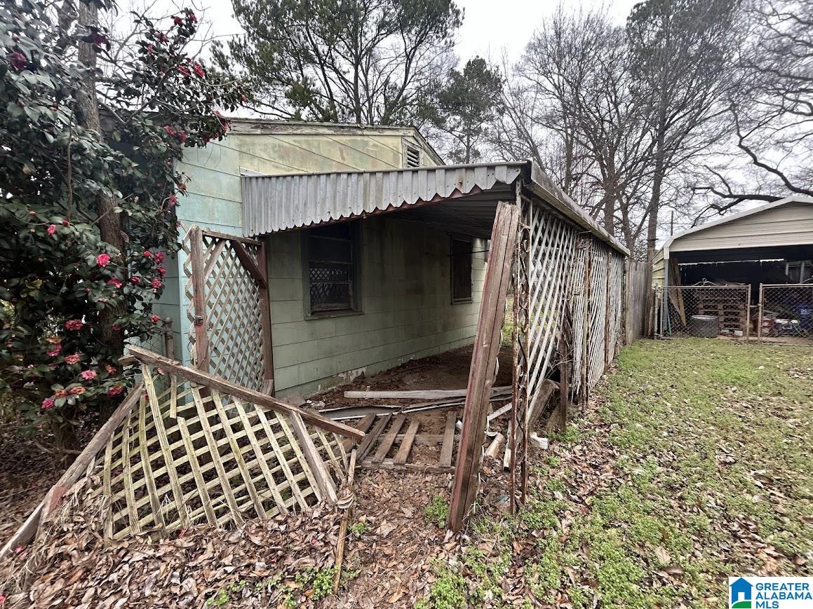 Homes for sale in Hueytown, AL | 2505 Circle Dr, Hueytown, AL 35023 | MLS# 21410390