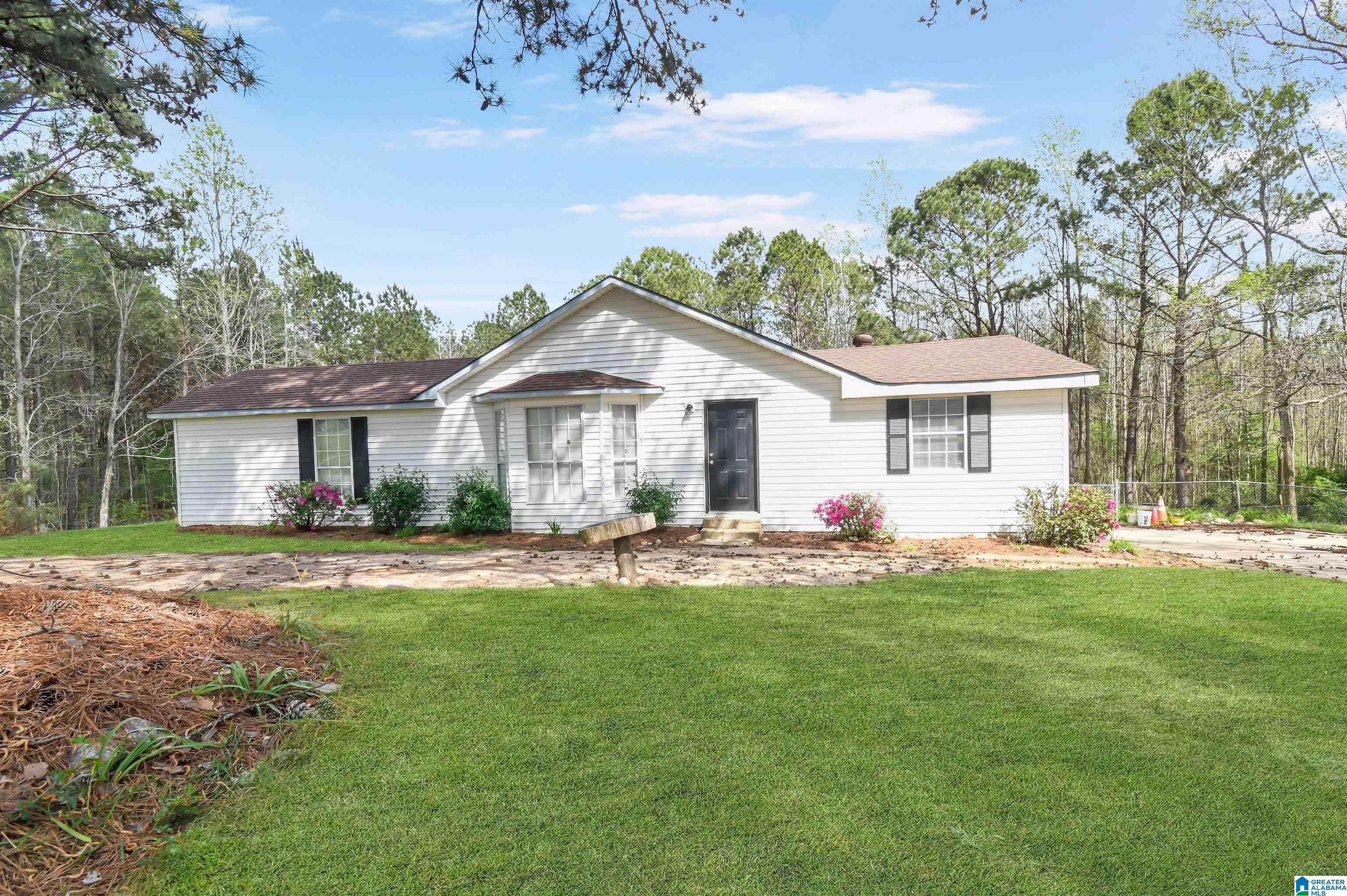 Homes for sale in Clanton, AL | 976 Pineneedle Lane, Clanton, AL 35045 | MLS# 21411194