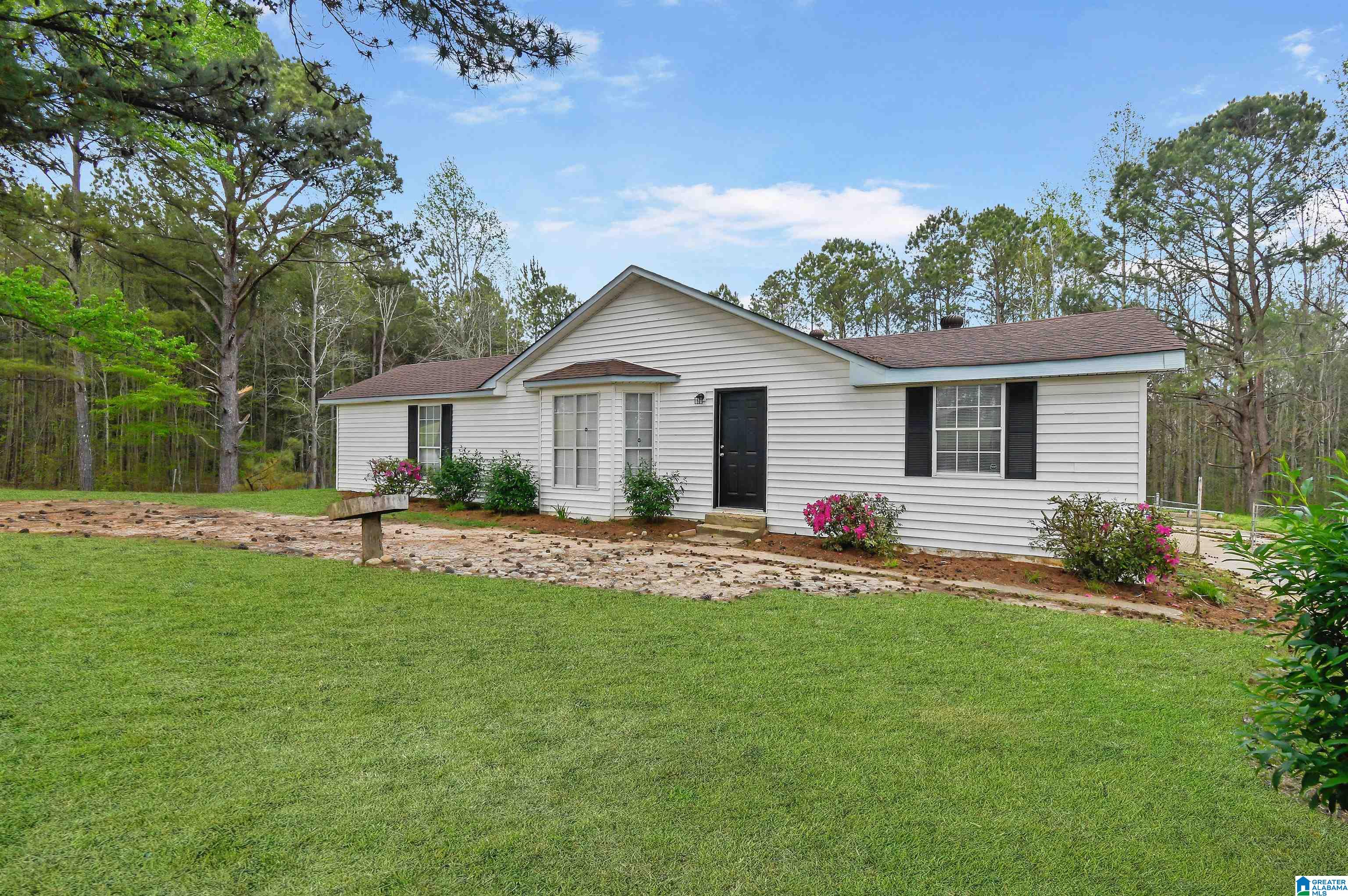 Homes for sale in Clanton, AL | 976 Pineneedle Lane, Clanton, AL 35045 | MLS# 21411194