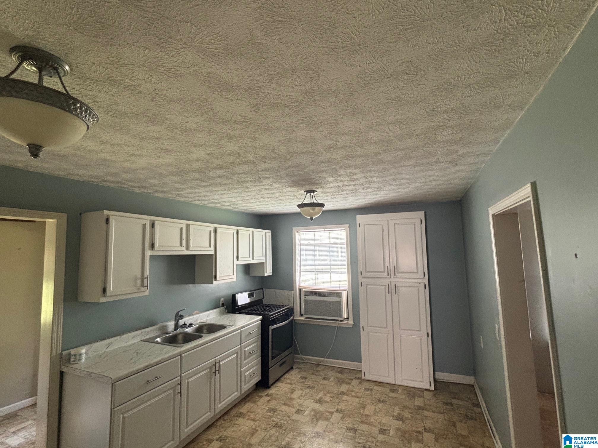 Homes for sale in Pell City, AL | 2809 5Th Avenue N, Pell City, AL 35125 | MLS# 21415155