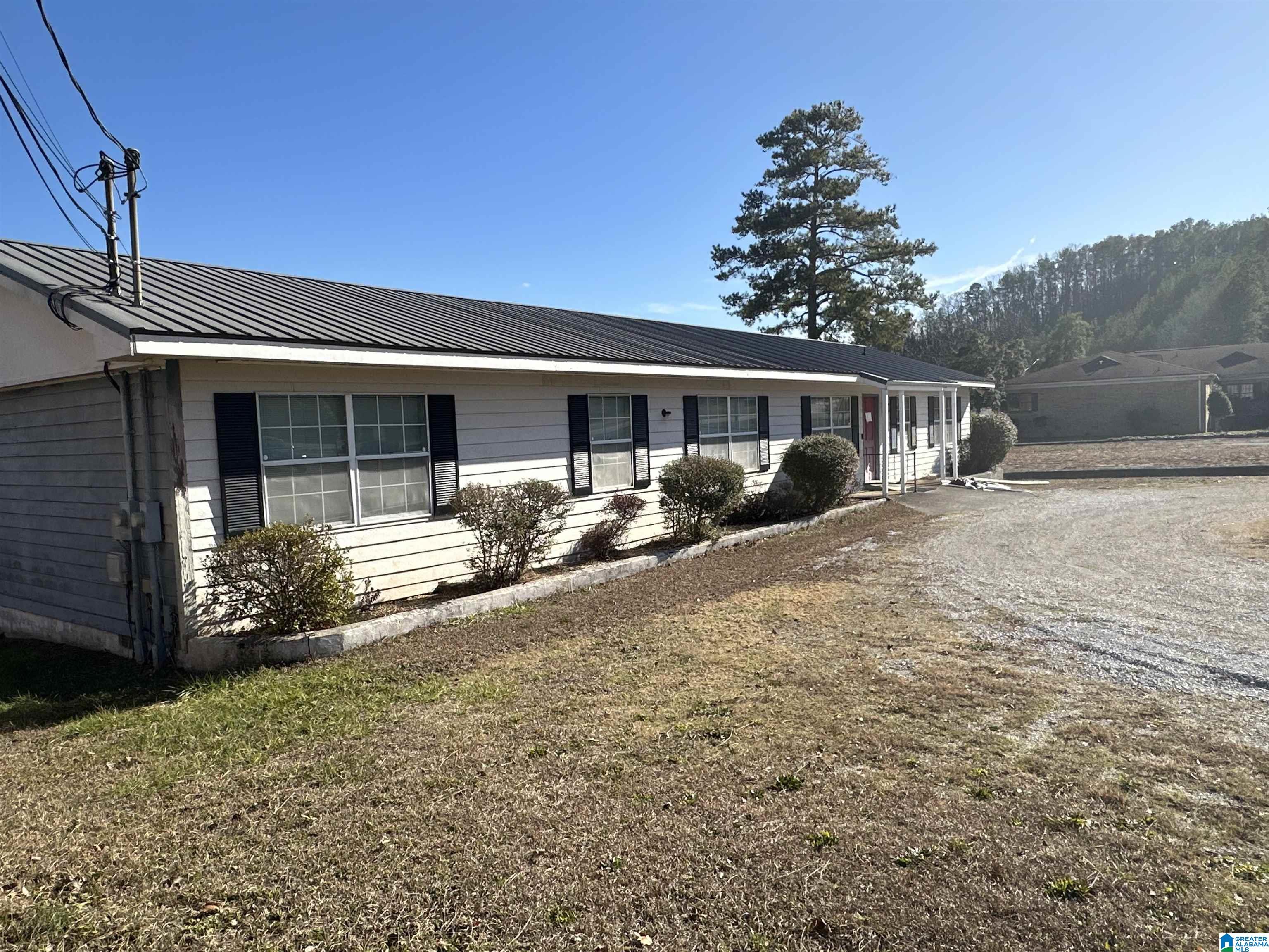 Homes for sale in Jacksonville, AL | 1460 1st Avenue Sw, Jacksonville, AL 36265 | MLS# 21415700