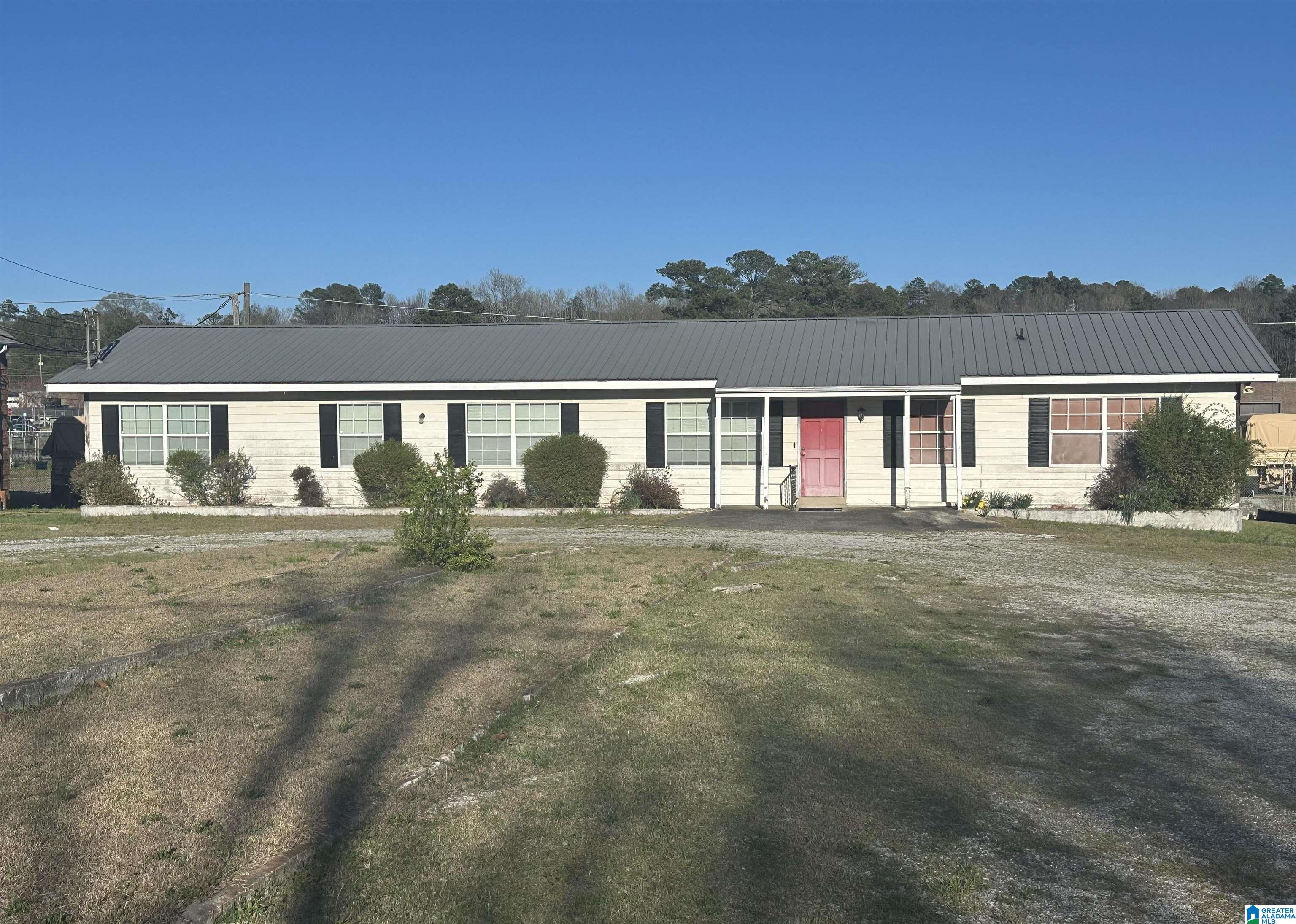 Homes for sale in Jacksonville, AL | 1460 1st Avenue Sw, Jacksonville, AL 36265 | MLS# 21415700