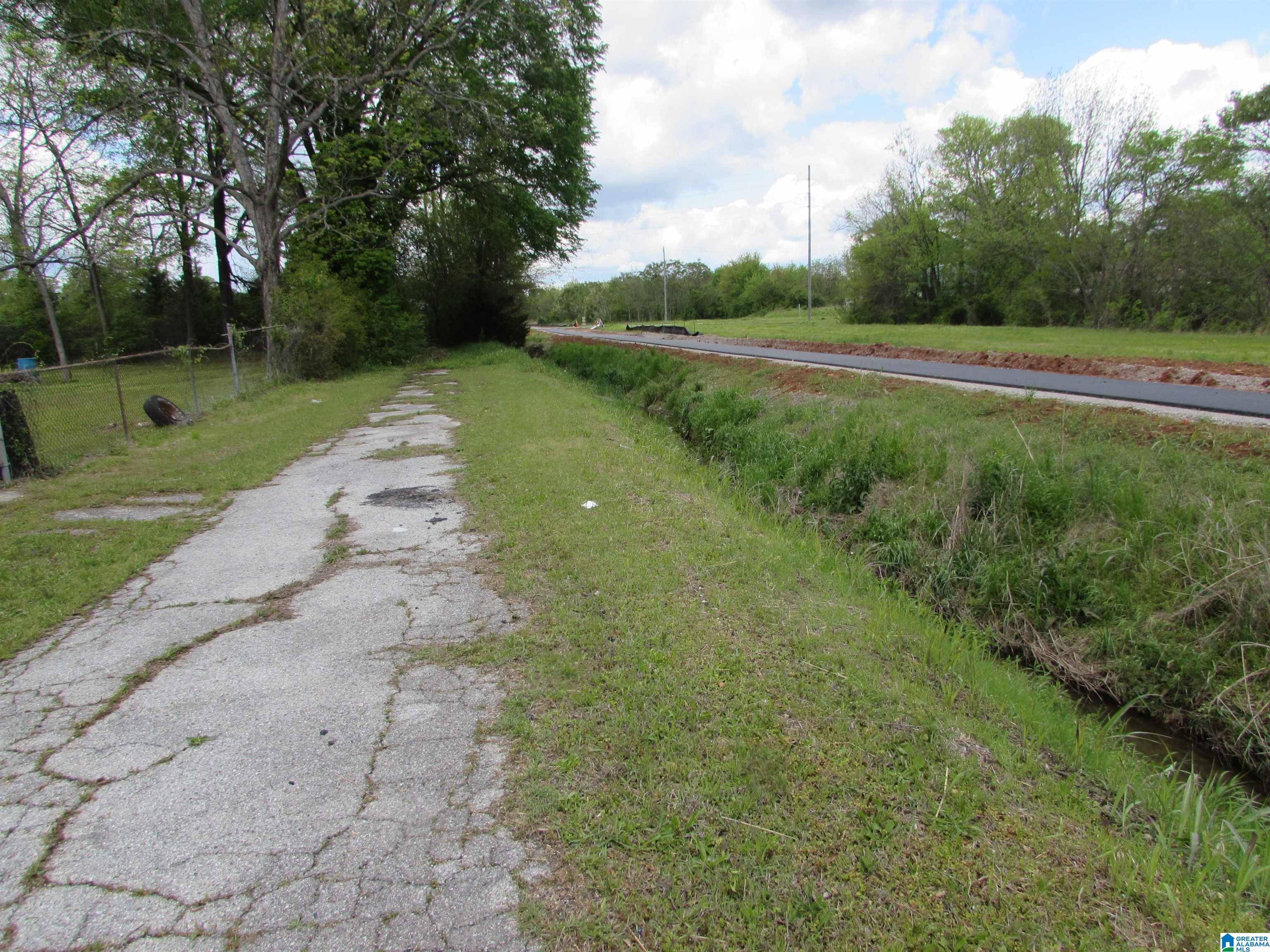 Homes for sale in Anniston, AL | 1700 Glenaddie Avenue, Anniston, AL 36201 | MLS# 21415727