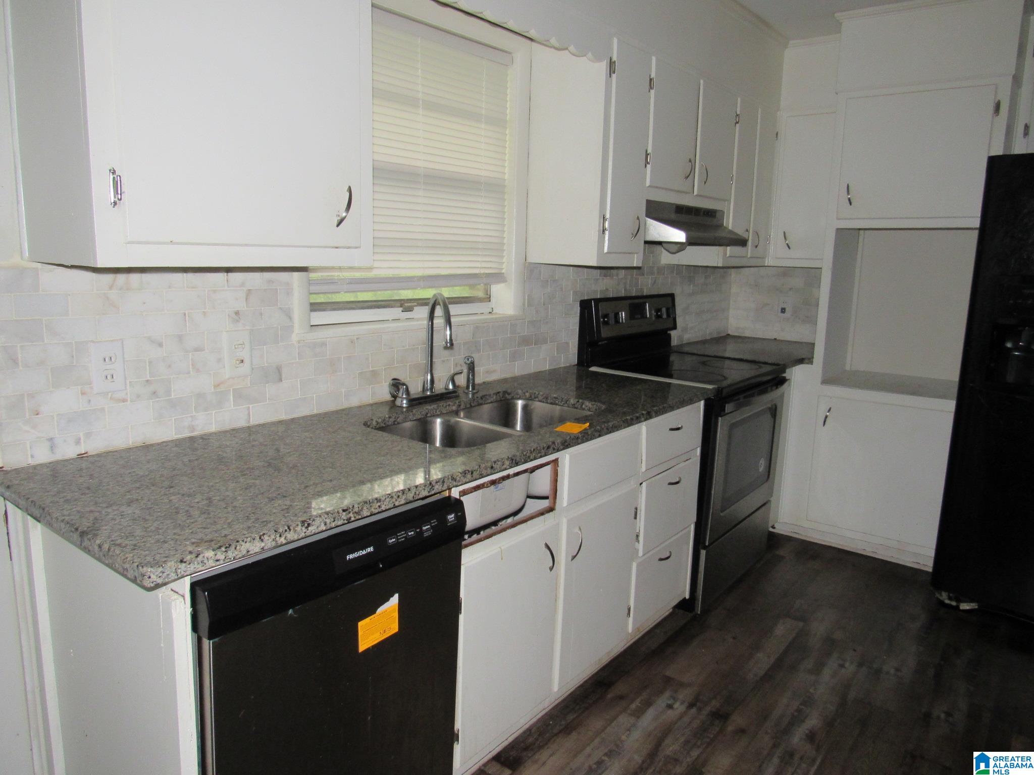 Homes for sale in Center Point, AL | 608 27Th Avenue Nw, Center Point, AL 35215 | MLS# 21415928