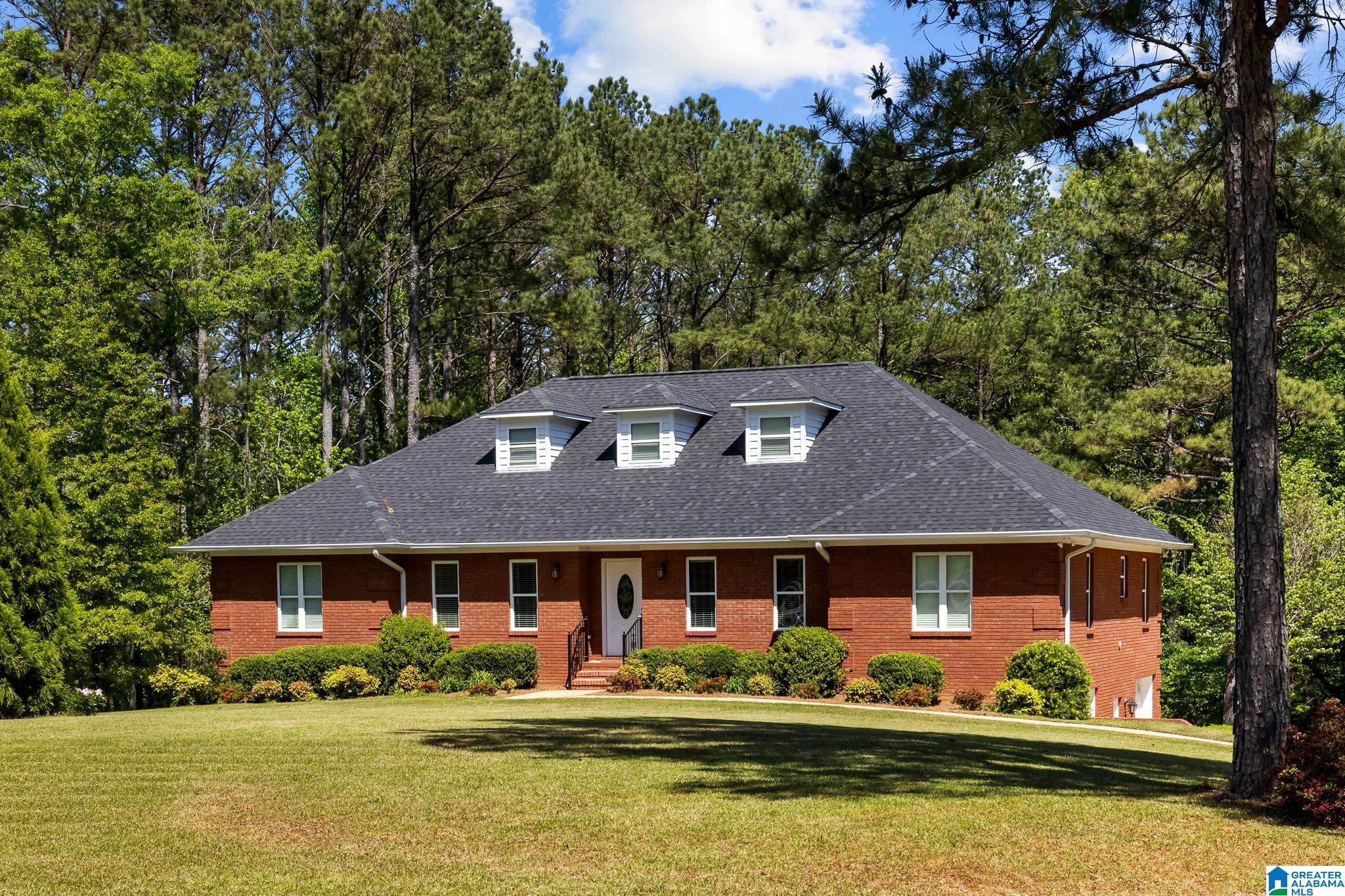 408 EAGLE POINTE DRIVE