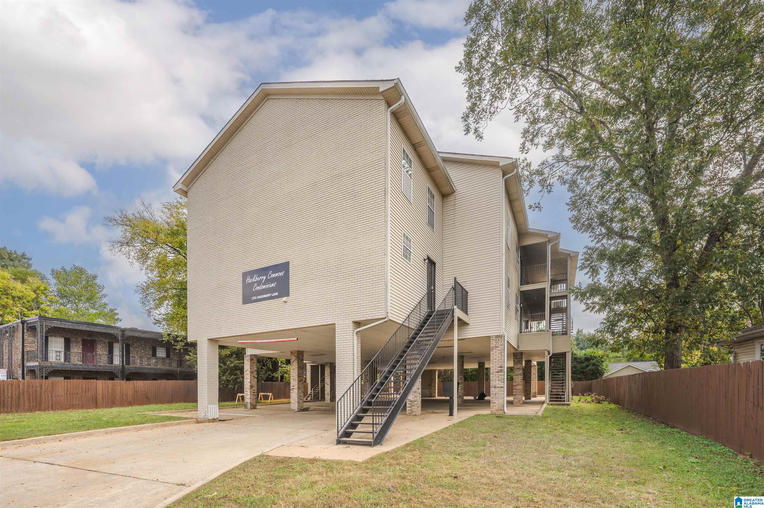 1721 HACKBERRY LANE