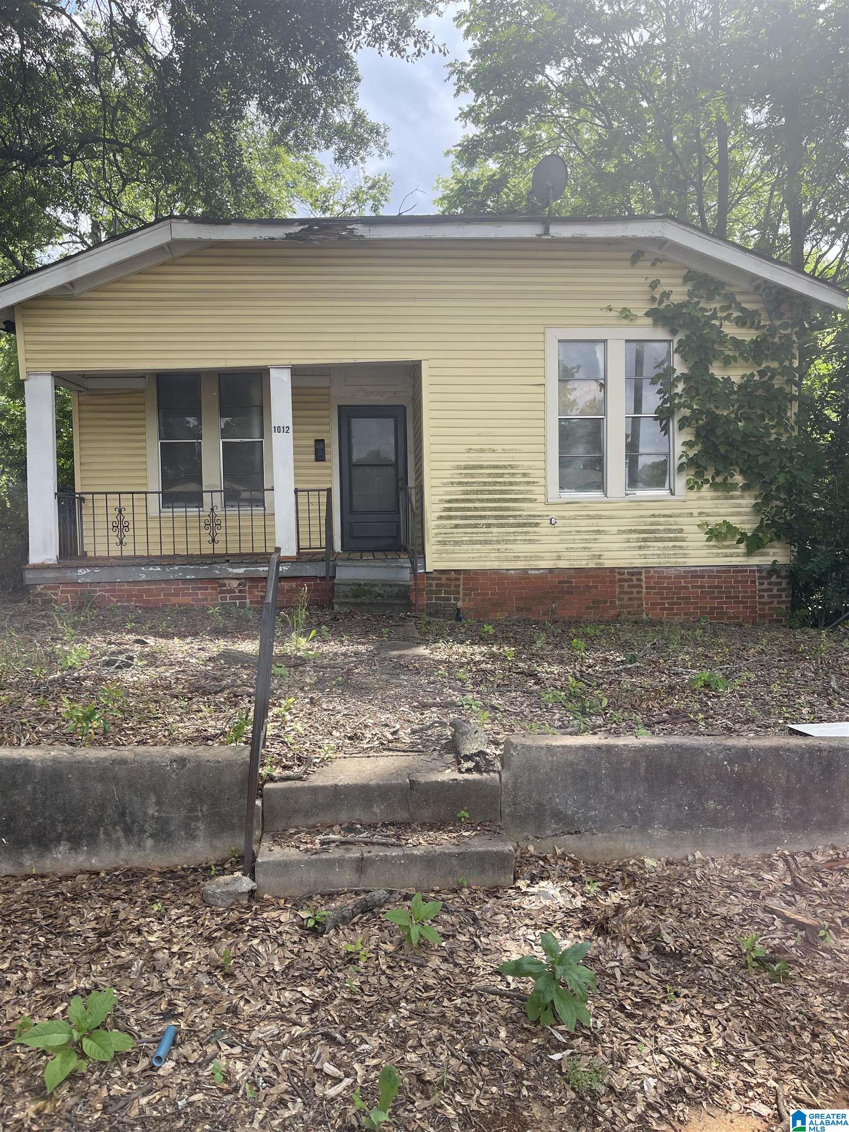 Homes for sale in Birmingham, AL | 1012 Sw 15th Street, Birmingham, AL 35211 | MLS# 21419932