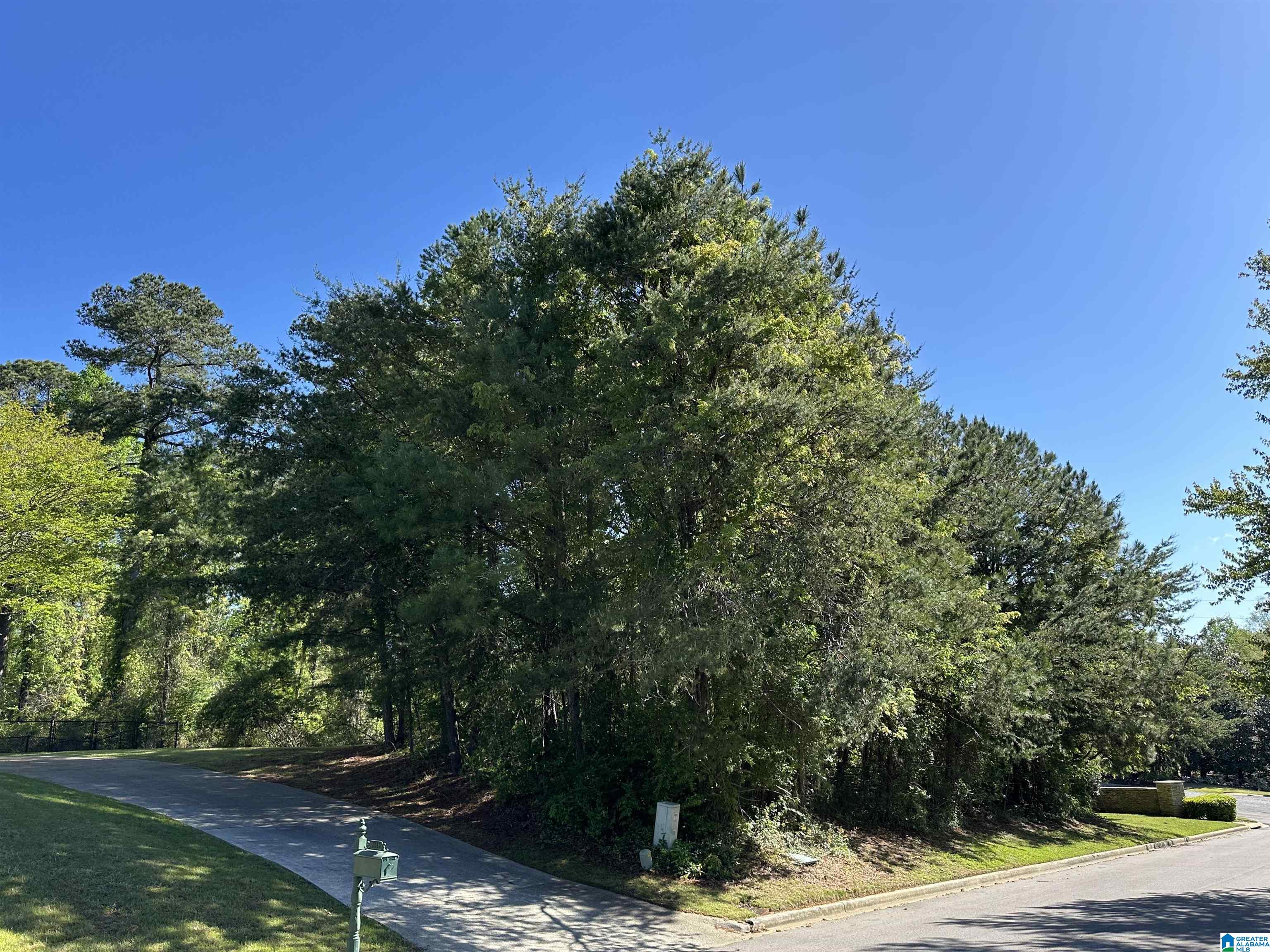 Homes for sale in Irondale, AL | 5620 Alexandria Dr, Irondale, AL 35210 | MLS# 21420092