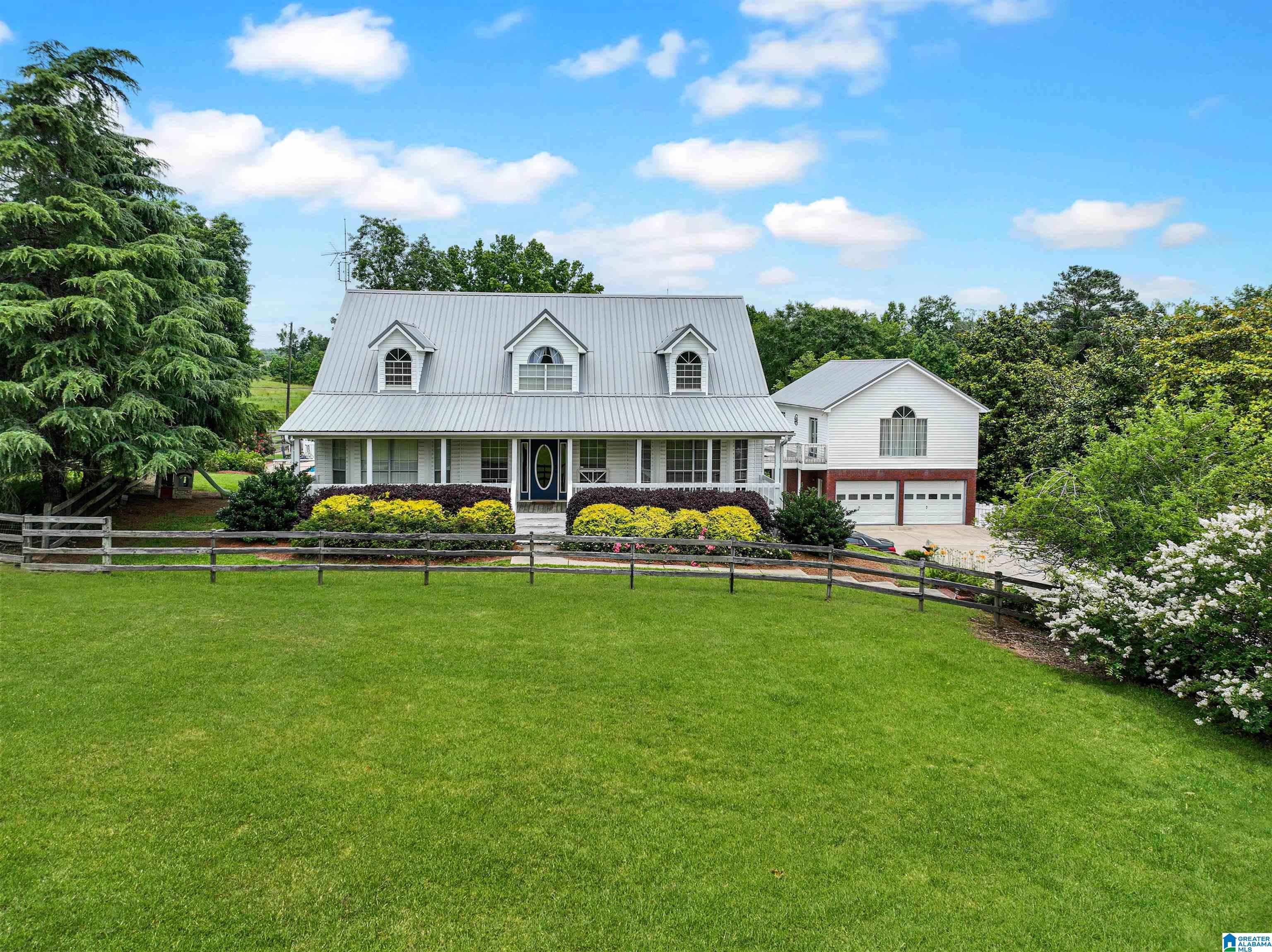 Homes for sale in Jemison, AL | 450 County Road 164, Jemison, AL 35085 | MLS# 21421478