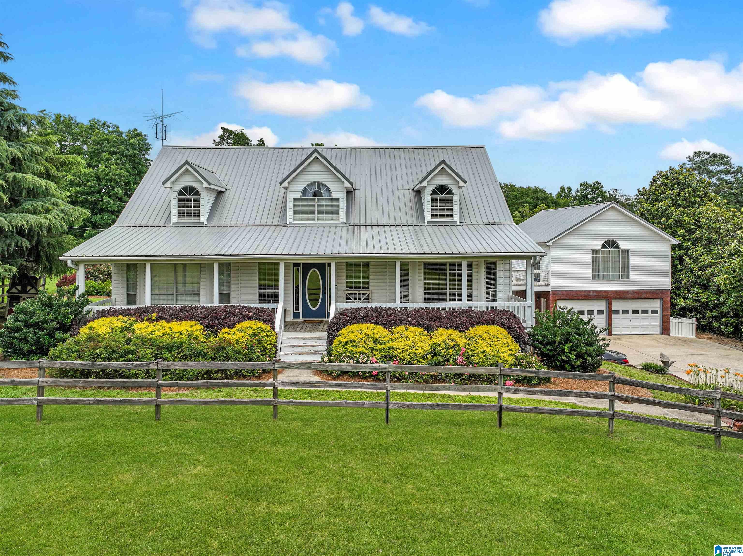 Homes for sale in Jemison, AL | 450 County Road 164, Jemison, AL 35085 | MLS# 21421478