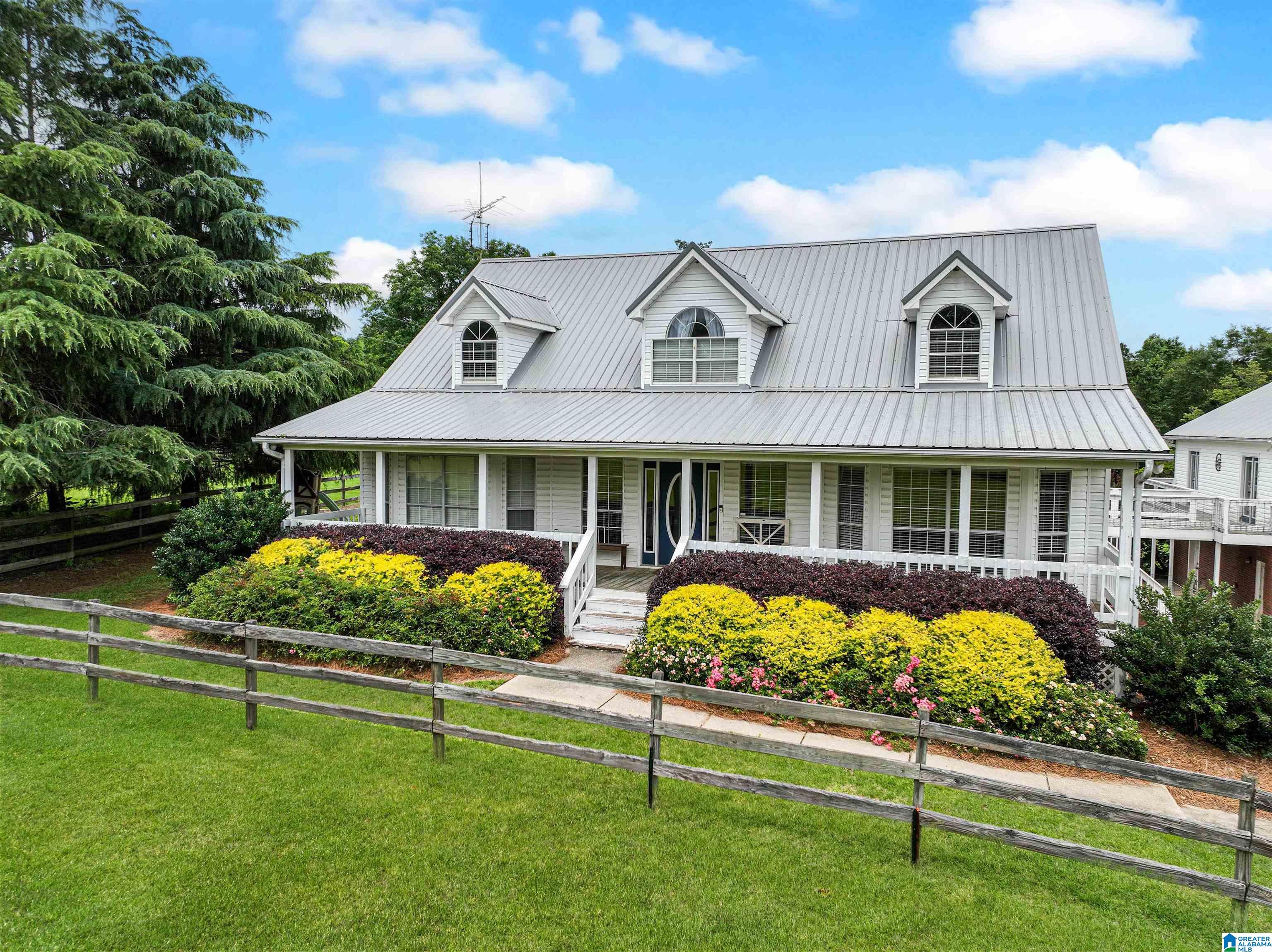 Homes for sale in Jemison, AL | 450 County Road 164, Jemison, AL 35085 | MLS# 21421478