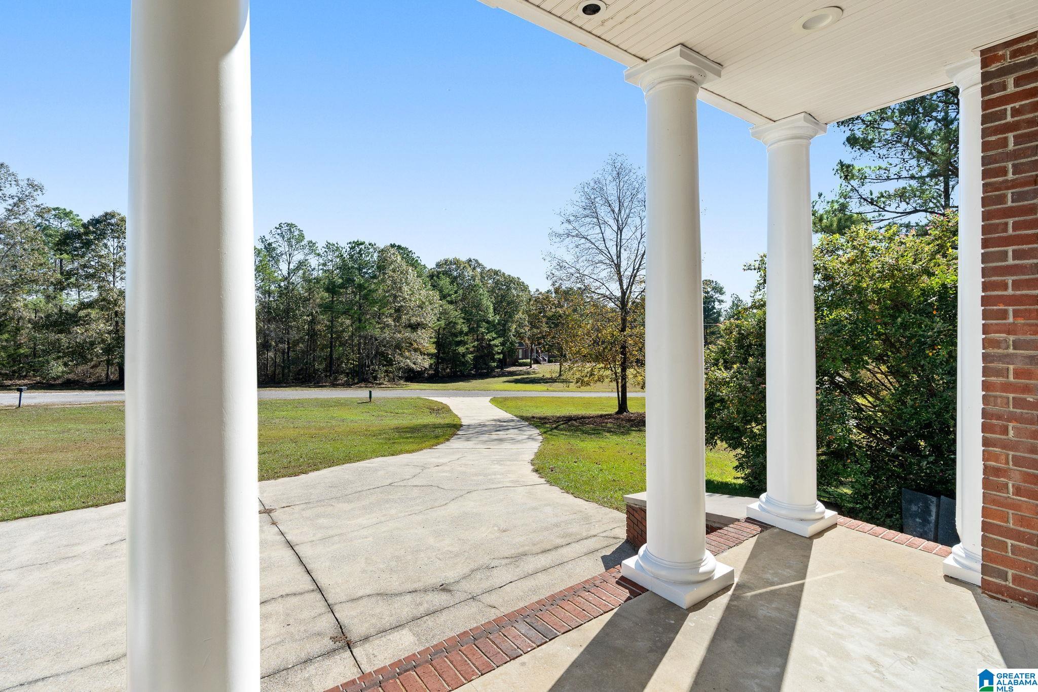 Homes for sale in West Blocton, AL | 409 Pineview Dr, West Blocton, AL 35184 | MLS# 21421758