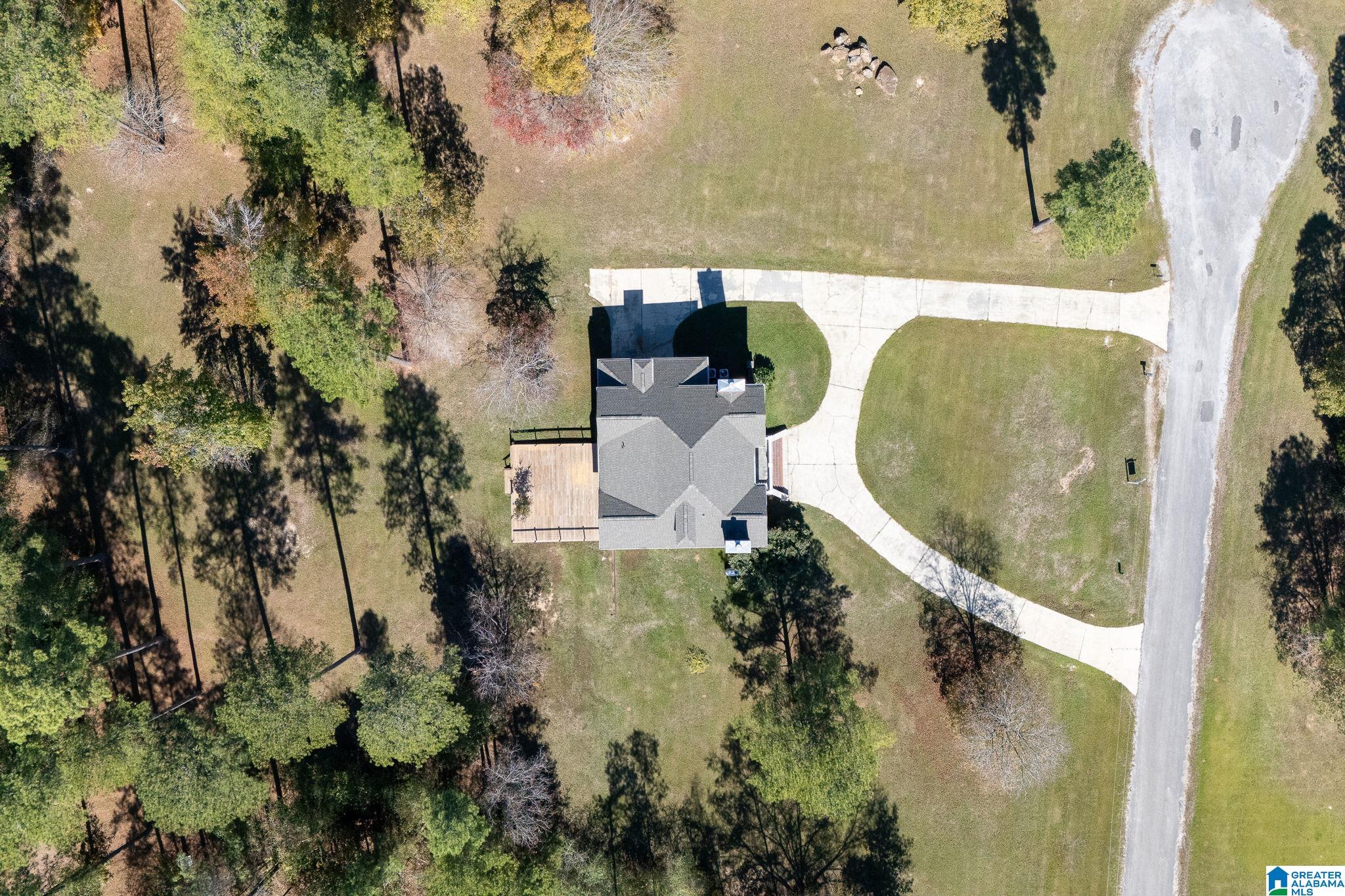 Homes for sale in West Blocton, AL | 409 Pineview Dr, West Blocton, AL 35184 | MLS# 21421758