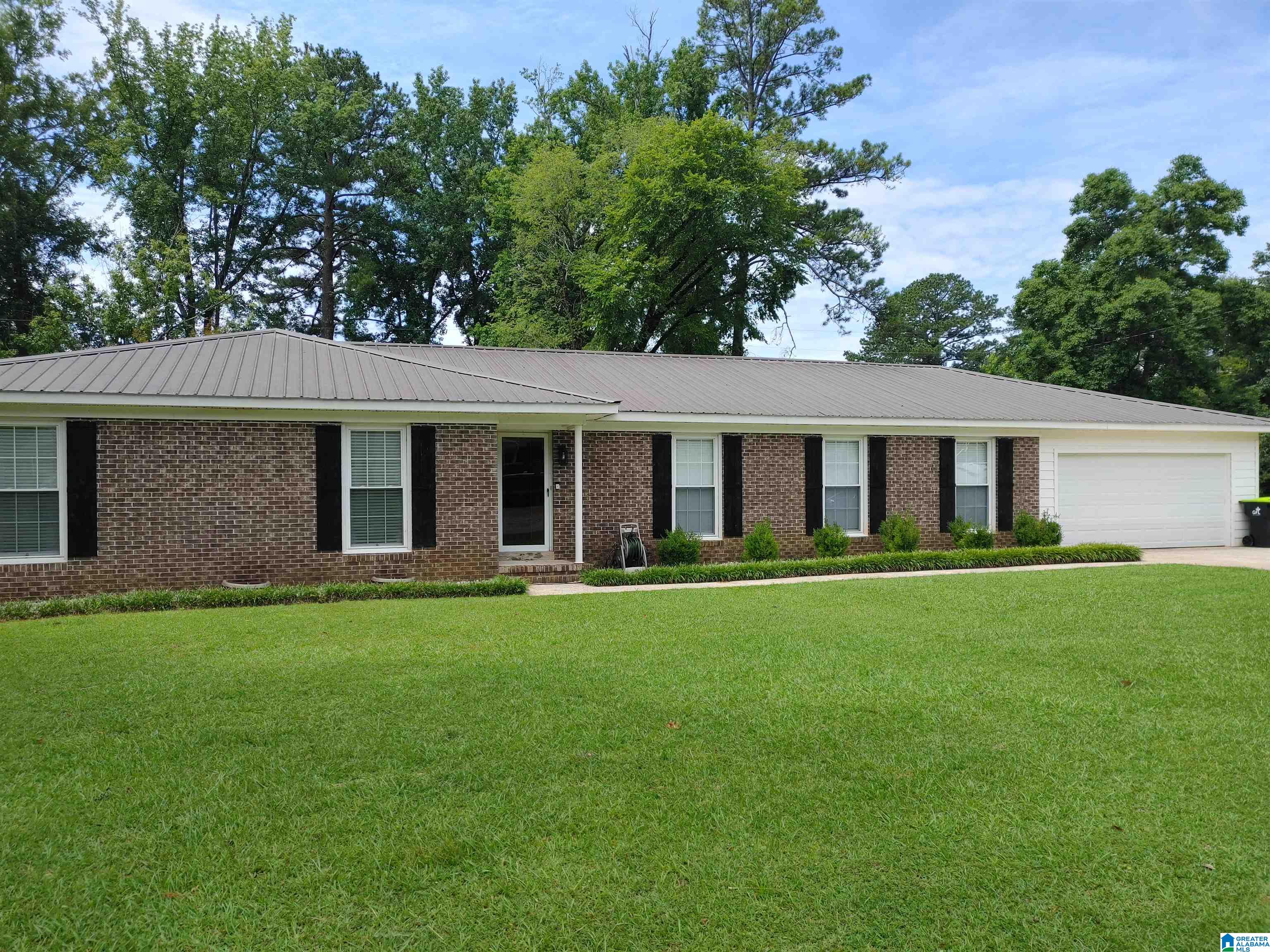525 COUNTRY CLUB ROAD