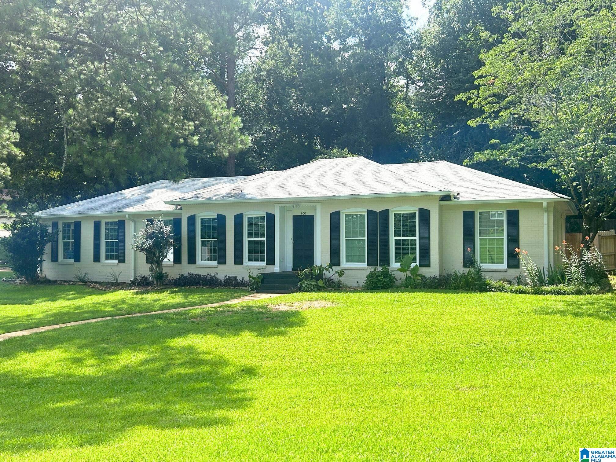 Homes for sale in Anniston, AL | 200 Shamrock Road, Anniston, AL 36207 | MLS# 21423898